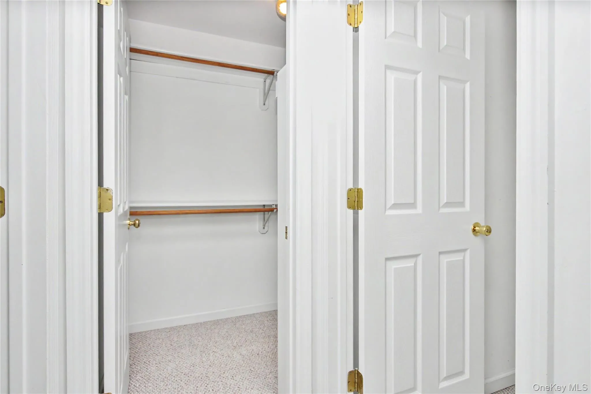 2 Walk-in-closets 2 Walk-in-closets