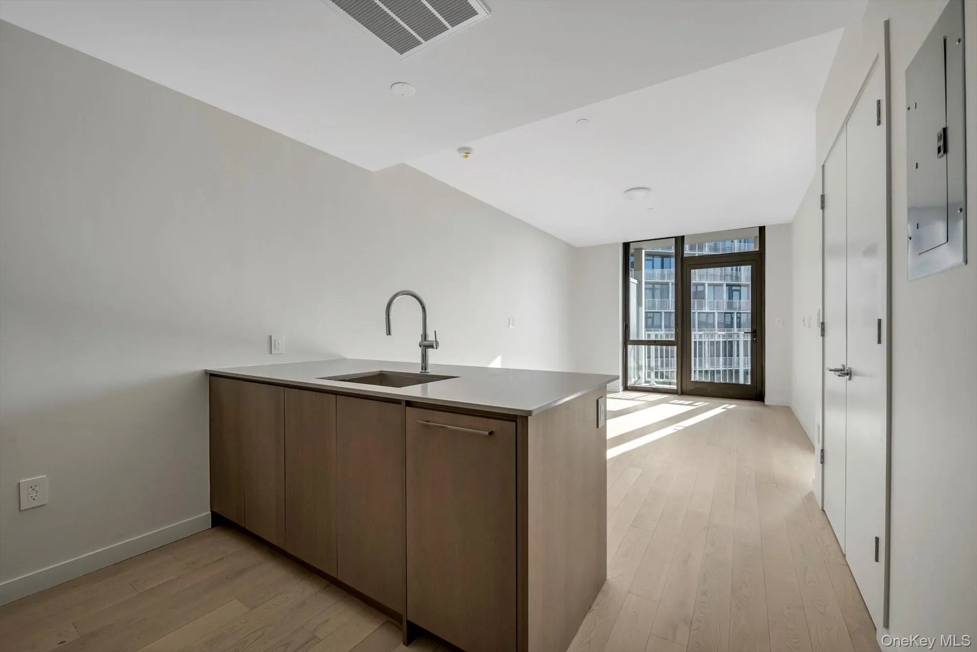 13102A 40th Road, New York, NY, 1 Bedroom Bedrooms, 2 Rooms Rooms,1 BathroomBathrooms,Residential,For Rent,40th,0,1047384 13102A 40th Road, New York, NY, 1 Bedroom Bedrooms, 2 Rooms Rooms,1 BathroomBathrooms,Residential,For Rent,40th,0,1047384