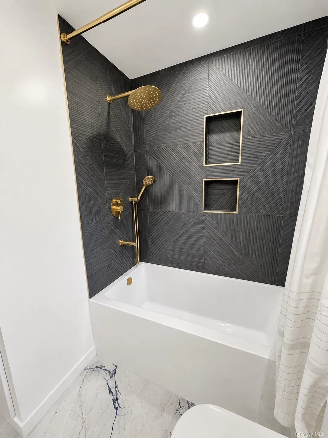 74 Linmouth Road, Hempstead, NY, 3 Bedrooms Bedrooms, 9 Rooms Rooms,1 BathroomBathrooms,Residential,For Rent,Linmouth,0,1047386 74 Linmouth Road, Hempstead, NY, 3 Bedrooms Bedrooms, 9 Rooms Rooms,1 BathroomBathrooms,Residential,For Rent,Linmouth,0,1047386