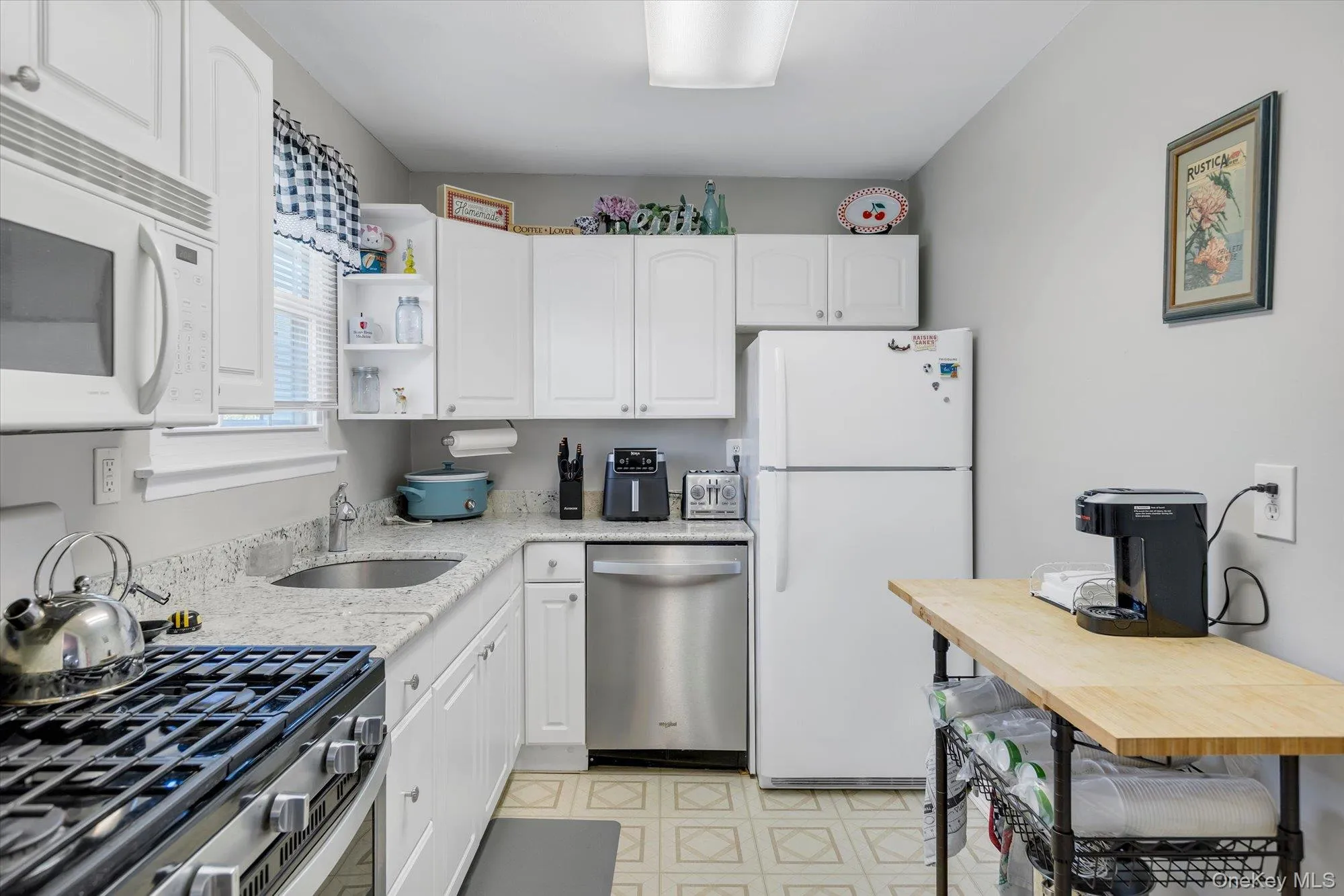 3909 Wilshire Lane, Islip, NY, 1 Bedroom Bedrooms, 4 Rooms Rooms,1 BathroomBathrooms,Residential,For Rent,Wilshire,0,1047399 3909 Wilshire Lane, Islip, NY, 1 Bedroom Bedrooms, 4 Rooms Rooms,1 BathroomBathrooms,Residential,For Rent,Wilshire,0,1047399