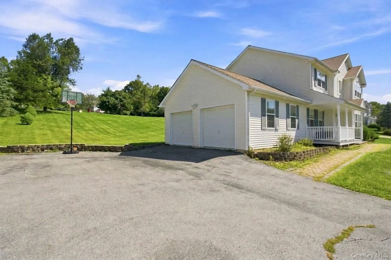 26 Gabriels Path, Beekman, NY, 4 Bedrooms Bedrooms, 9 Rooms Rooms,2 BathroomsBathrooms,Residential,For Rent,Gabriels,0,1047416 26 Gabriels Path, Beekman, NY, 4 Bedrooms Bedrooms, 9 Rooms Rooms,2 BathroomsBathrooms,Residential,For Rent,Gabriels,0,1047416