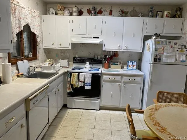 39 Freemont Lane, Brookhaven, NY, 2 Bedrooms Bedrooms, 5 Rooms Rooms,2 BathroomsBathrooms,Residential,For Rent,Freemont,0,1047419 39 Freemont Lane, Brookhaven, NY, 2 Bedrooms Bedrooms, 5 Rooms Rooms,2 BathroomsBathrooms,Residential,For Rent,Freemont,0,1047419