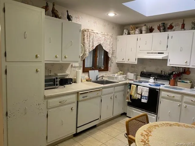 39 Freemont Lane, Brookhaven, NY, 2 Bedrooms Bedrooms, 5 Rooms Rooms,2 BathroomsBathrooms,Residential,For Rent,Freemont,0,1047419 39 Freemont Lane, Brookhaven, NY, 2 Bedrooms Bedrooms, 5 Rooms Rooms,2 BathroomsBathrooms,Residential,For Rent,Freemont,0,1047419