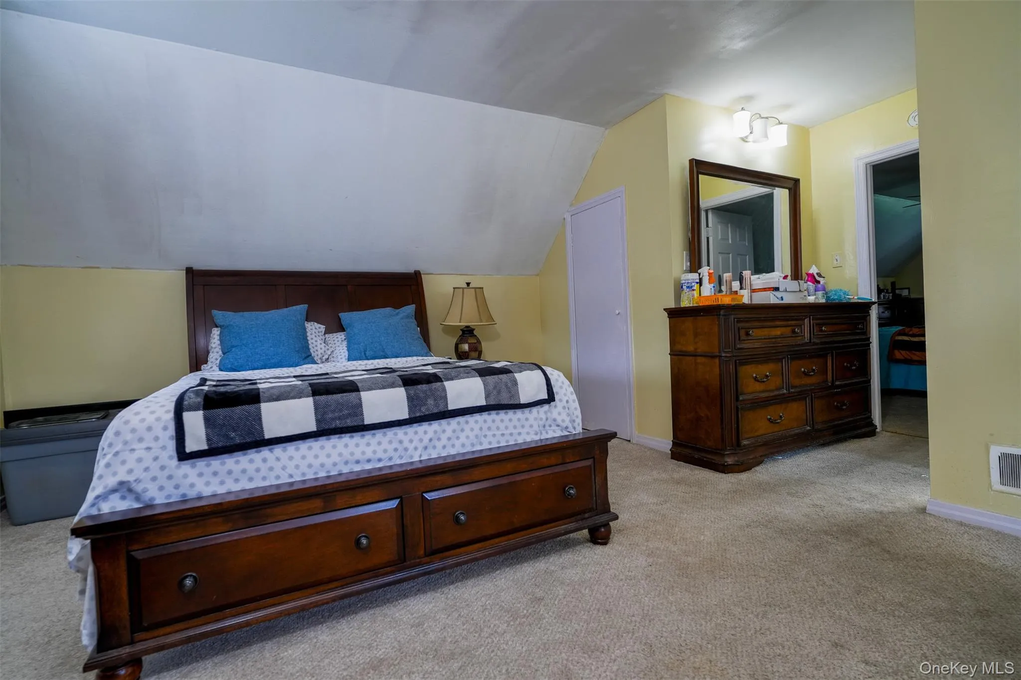 83-15 253rd Street, New York, NY, 4 Bedrooms Bedrooms, 8 Rooms Rooms,3 BathroomsBathrooms,Residential,For Rent,253rd,0,1047421 83-15 253rd Street, New York, NY, 4 Bedrooms Bedrooms, 8 Rooms Rooms,3 BathroomsBathrooms,Residential,For Rent,253rd,0,1047421