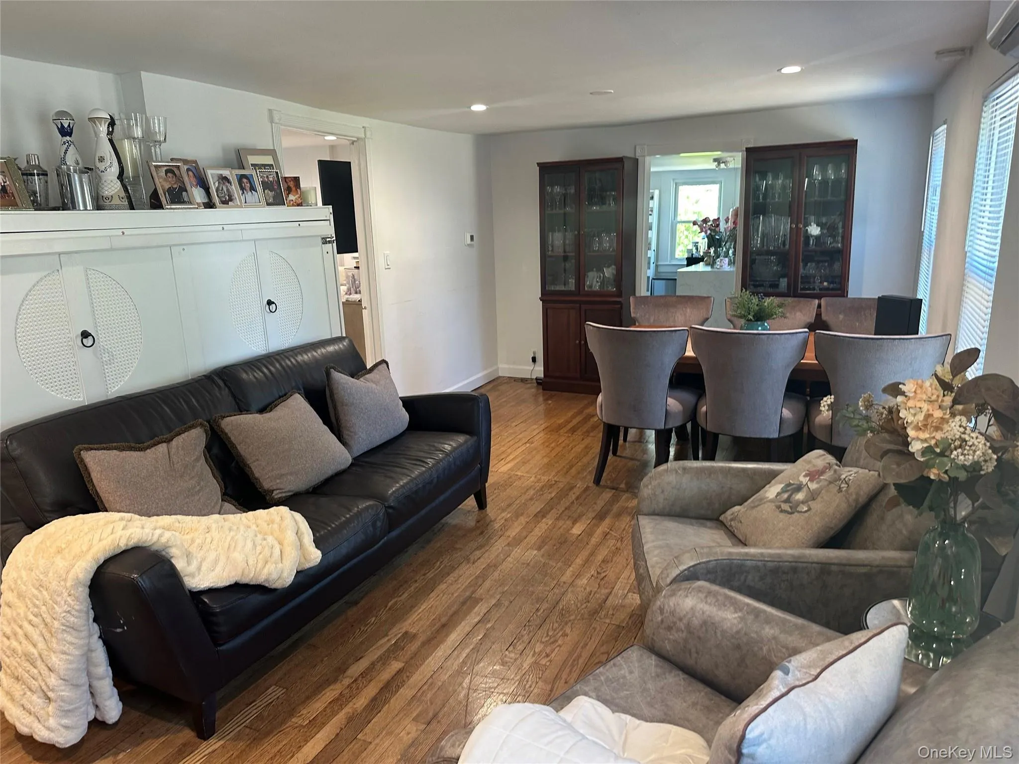 970 Main Street, Riverhead, NY, 3 Bedrooms Bedrooms, 7 Rooms Rooms,1 BathroomBathrooms,Residential,For Rent,Main,0,1047424 970 Main Street, Riverhead, NY, 3 Bedrooms Bedrooms, 7 Rooms Rooms,1 BathroomBathrooms,Residential,For Rent,Main,0,1047424