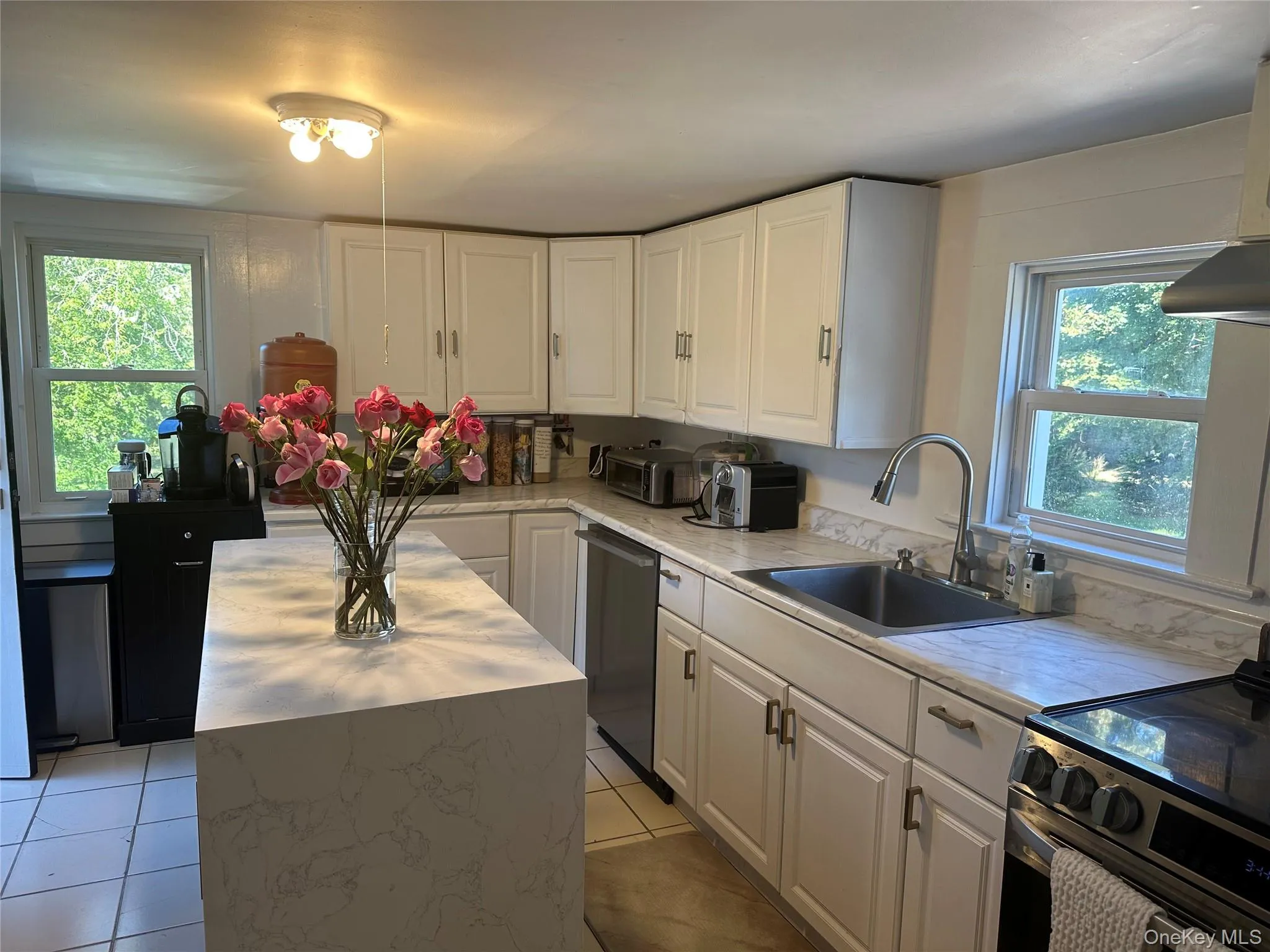 970 Main Street, Riverhead, NY, 3 Bedrooms Bedrooms, 7 Rooms Rooms,1 BathroomBathrooms,Residential,For Rent,Main,0,1047424 970 Main Street, Riverhead, NY, 3 Bedrooms Bedrooms, 7 Rooms Rooms,1 BathroomBathrooms,Residential,For Rent,Main,0,1047424