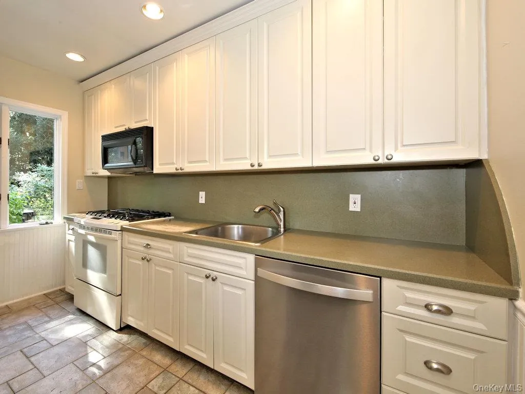 1315 Langdon Lane, Mamaroneck, NY, 3 Bedrooms Bedrooms, 6 Rooms Rooms,2 BathroomsBathrooms,Residential,For Rent,Langdon,0,1047430 1315 Langdon Lane, Mamaroneck, NY, 3 Bedrooms Bedrooms, 6 Rooms Rooms,2 BathroomsBathrooms,Residential,For Rent,Langdon,0,1047430