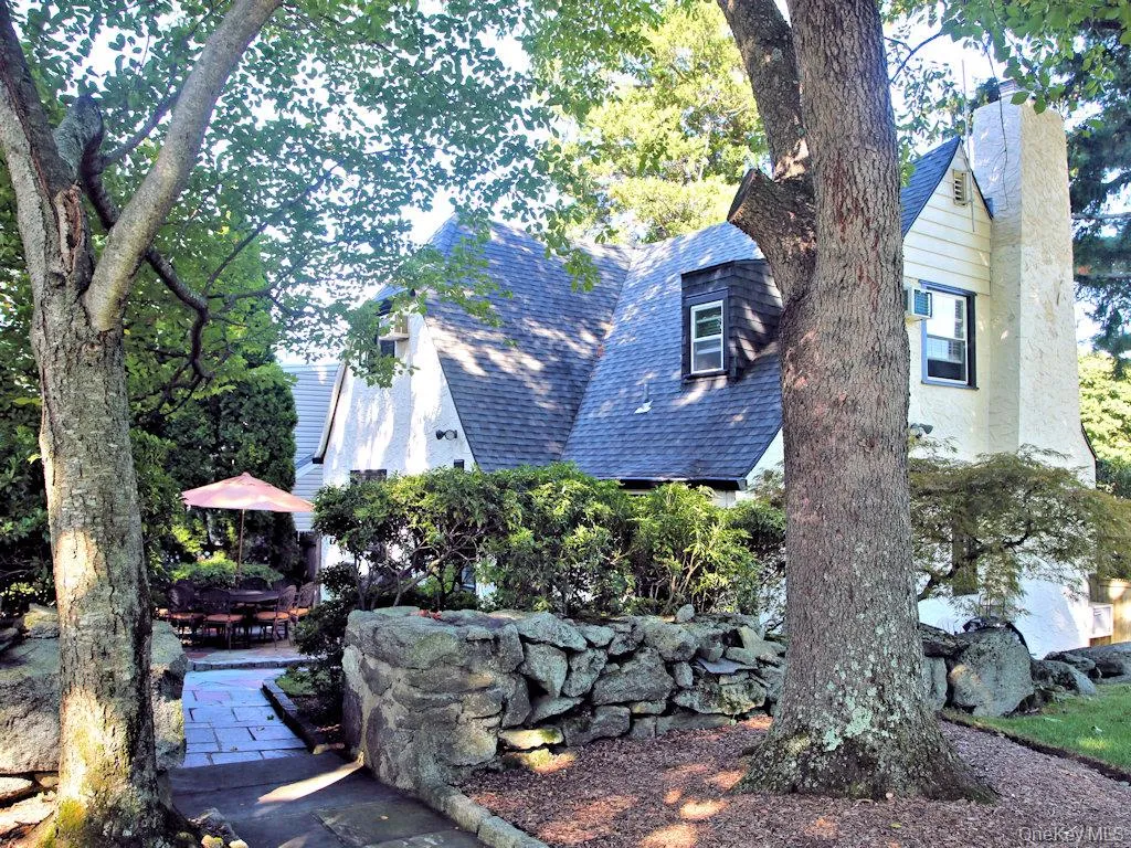 1315 Langdon Lane, Mamaroneck, NY, 3 Bedrooms Bedrooms, 6 Rooms Rooms,2 BathroomsBathrooms,Residential,For Rent,Langdon,0,1047430 1315 Langdon Lane, Mamaroneck, NY, 3 Bedrooms Bedrooms, 6 Rooms Rooms,2 BathroomsBathrooms,Residential,For Rent,Langdon,0,1047430