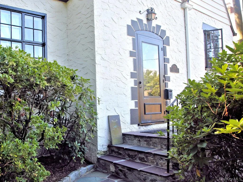 1315 Langdon Lane, Mamaroneck, NY, 3 Bedrooms Bedrooms, 6 Rooms Rooms,2 BathroomsBathrooms,Residential,For Rent,Langdon,0,1047430 1315 Langdon Lane, Mamaroneck, NY, 3 Bedrooms Bedrooms, 6 Rooms Rooms,2 BathroomsBathrooms,Residential,For Rent,Langdon,0,1047430