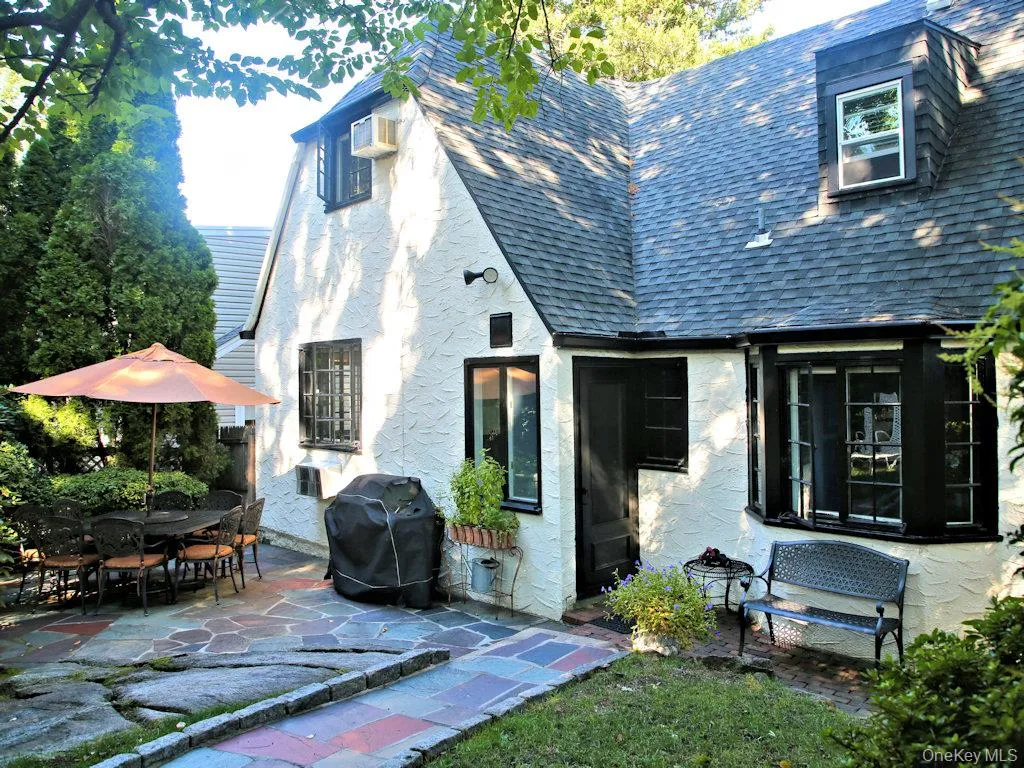1315 Langdon Lane, Mamaroneck, NY, 3 Bedrooms Bedrooms, 6 Rooms Rooms,2 BathroomsBathrooms,Residential,For Rent,Langdon,0,1047430 1315 Langdon Lane, Mamaroneck, NY, 3 Bedrooms Bedrooms, 6 Rooms Rooms,2 BathroomsBathrooms,Residential,For Rent,Langdon,0,1047430