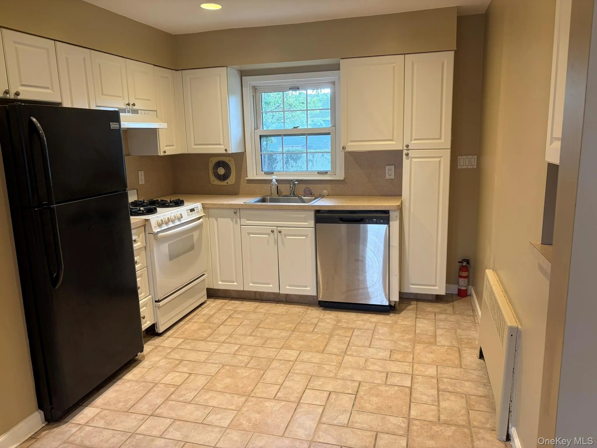243 Lee Avenue, Oyster Bay, NY, 4 Bedroom Bedrooms, 8 Room Rooms,3 BathroomBathrooms,Residential Lease,For Rent,Lee,0,1047433 243 Lee Avenue, Oyster Bay, NY, 4 Bedroom Bedrooms, 8 Room Rooms,3 BathroomBathrooms,Residential Lease,For Rent,Lee,0,1047433