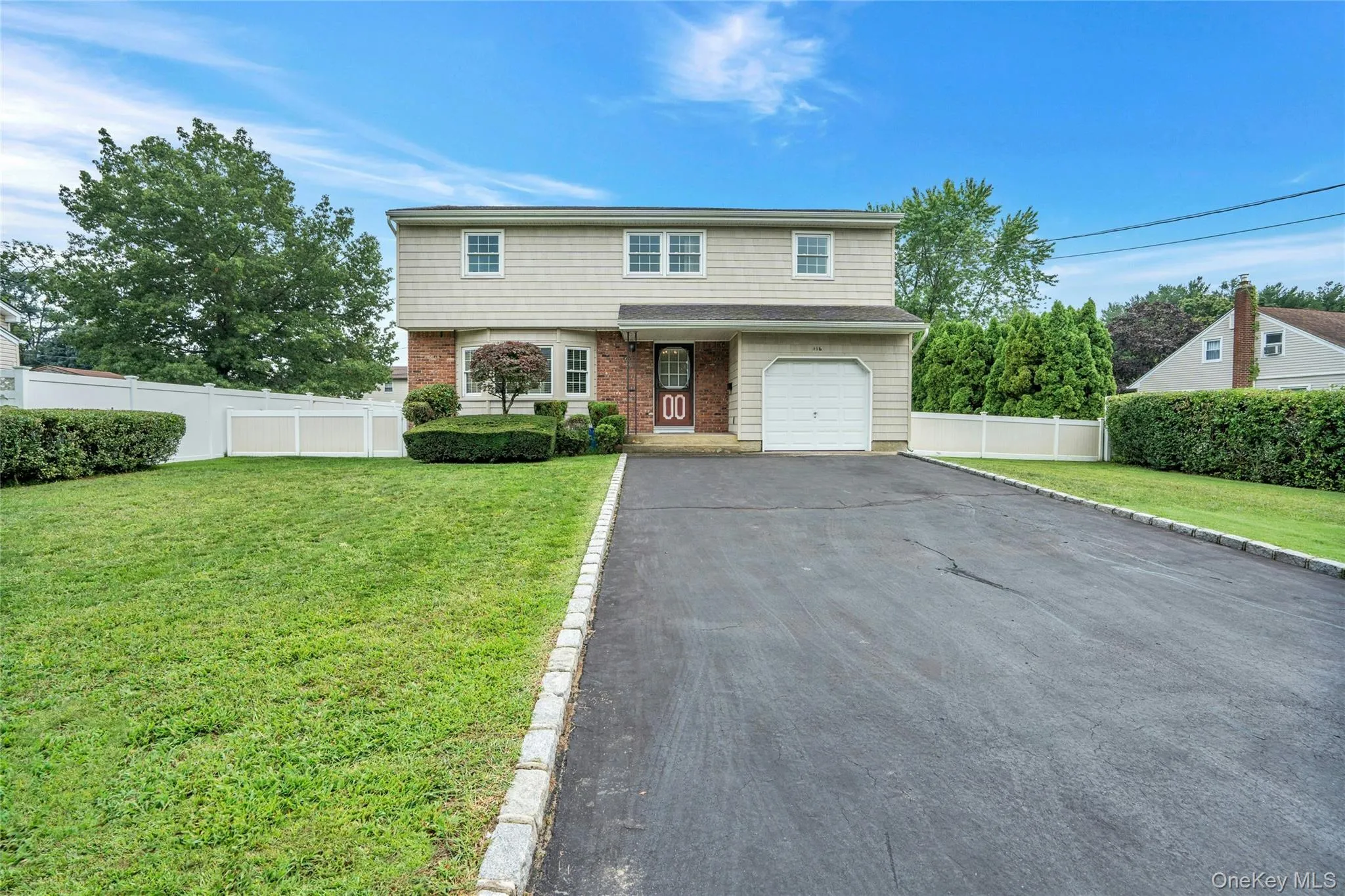 416 Old Country Road, Babylon, NY, 4 Bedrooms Bedrooms, 12 Rooms Rooms,2 BathroomsBathrooms,Residential,For Rent,Old Country,0,1047436 416 Old Country Road, Babylon, NY, 4 Bedrooms Bedrooms, 12 Rooms Rooms,2 BathroomsBathrooms,Residential,For Rent,Old Country,0,1047436