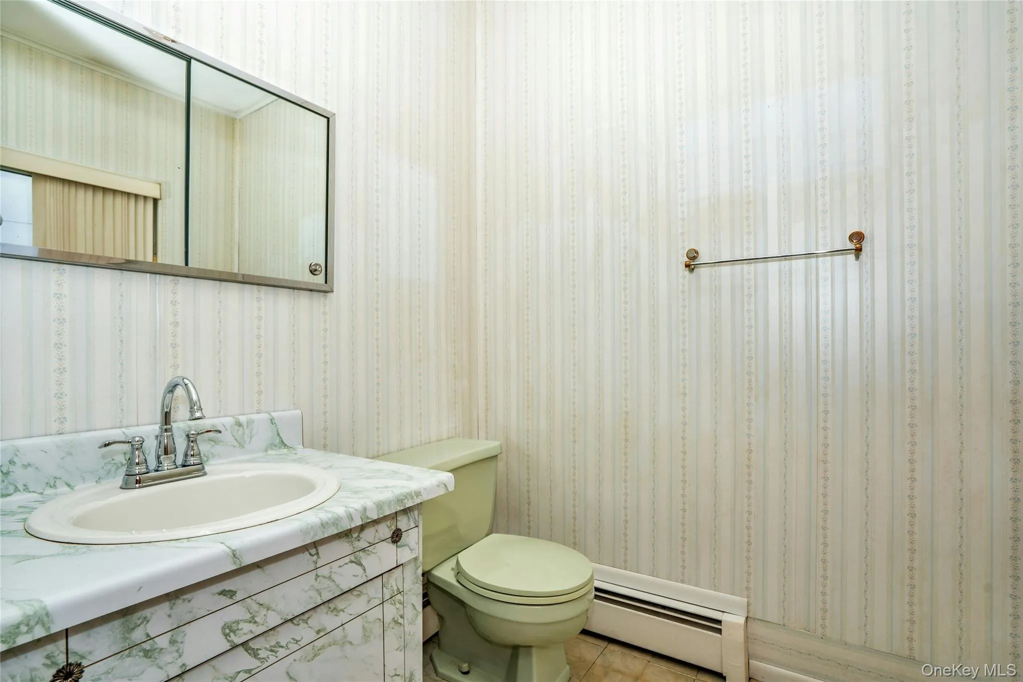 416 Old Country Road, Babylon, NY, 4 Bedrooms Bedrooms, 12 Rooms Rooms,2 BathroomsBathrooms,Residential,For Rent,Old Country,0,1047436 416 Old Country Road, Babylon, NY, 4 Bedrooms Bedrooms, 12 Rooms Rooms,2 BathroomsBathrooms,Residential,For Rent,Old Country,0,1047436