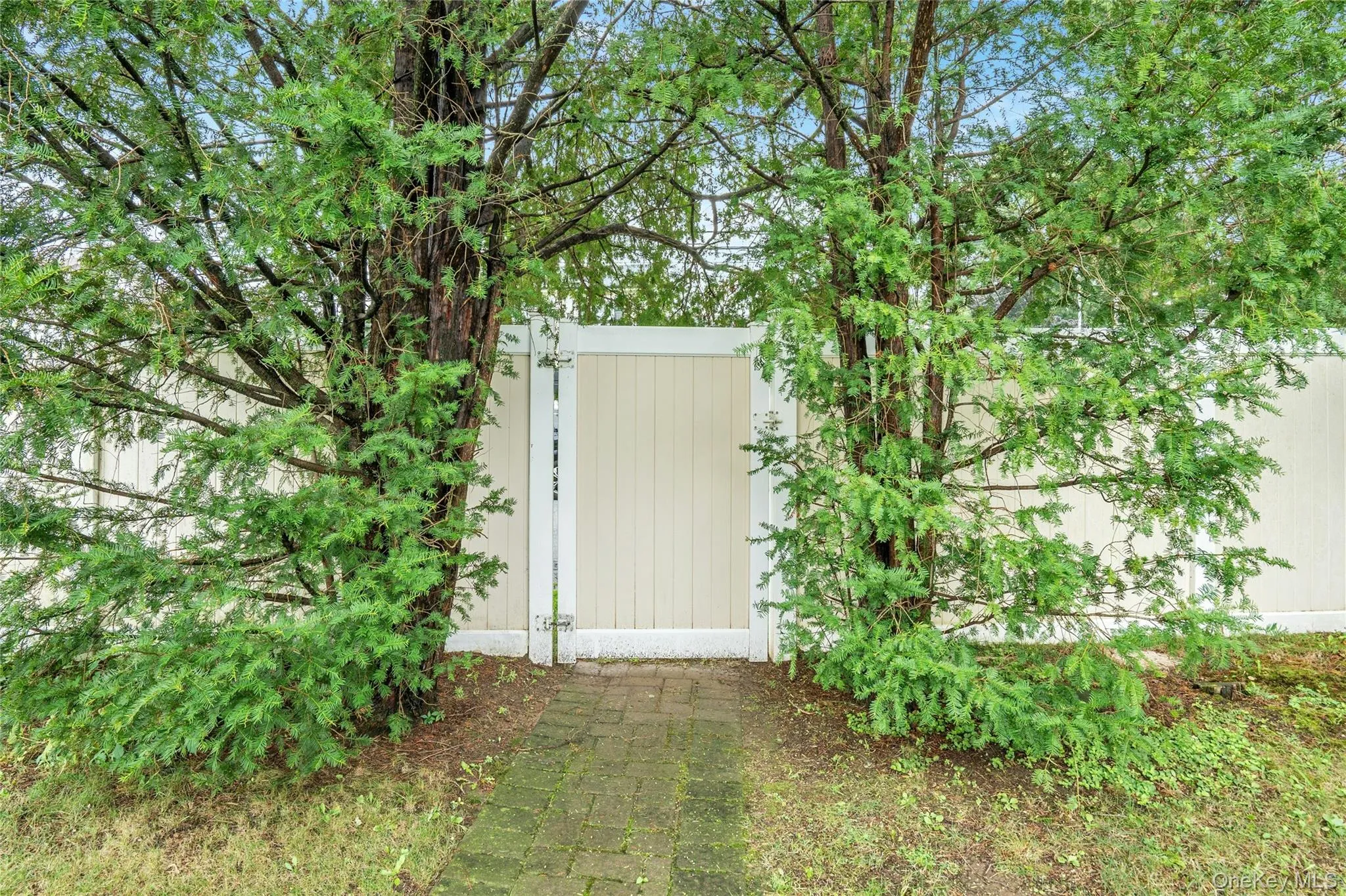416 Old Country Road, Babylon, NY, 4 Bedrooms Bedrooms, 12 Rooms Rooms,2 BathroomsBathrooms,Residential,For Rent,Old Country,0,1047436 416 Old Country Road, Babylon, NY, 4 Bedrooms Bedrooms, 12 Rooms Rooms,2 BathroomsBathrooms,Residential,For Rent,Old Country,0,1047436