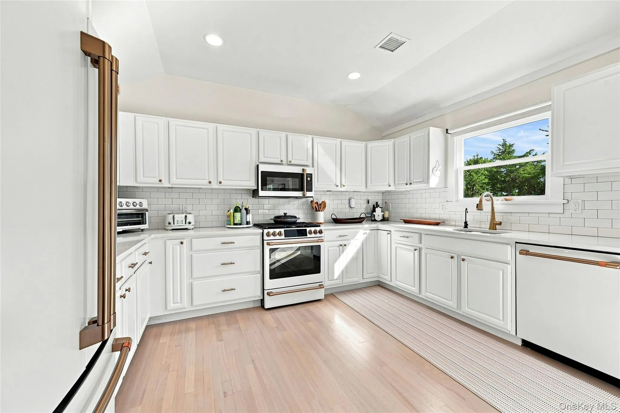 2737 Rocky Point Road, Southold, NY, 4 Bedrooms Bedrooms, 7 Rooms Rooms,3 BathroomsBathrooms,Residential,For Rent,Rocky Point,0,1047439 2737 Rocky Point Road, Southold, NY, 4 Bedrooms Bedrooms, 7 Rooms Rooms,3 BathroomsBathrooms,Residential,For Rent,Rocky Point,0,1047439