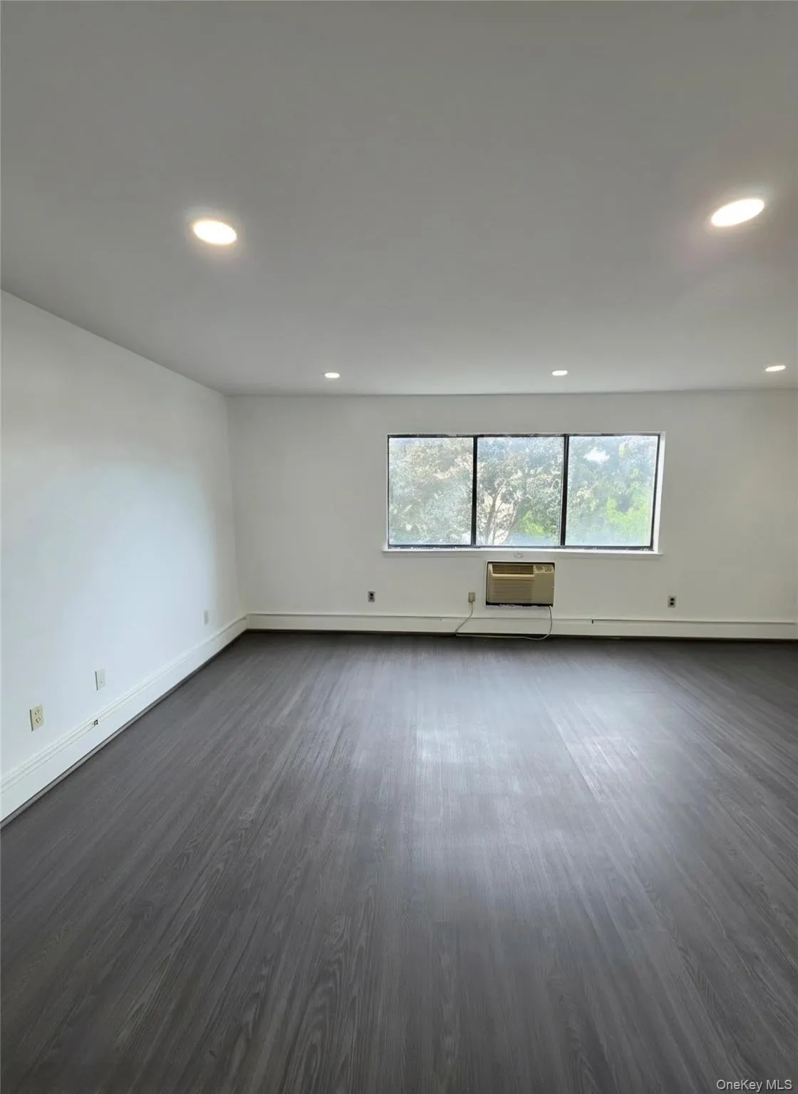 153-14 83rd Street, New York, NY, 3 Bedrooms Bedrooms, 9 Rooms Rooms,2 BathroomsBathrooms,Residential,For Rent,83rd,0,1047440 153-14 83rd Street, New York, NY, 3 Bedrooms Bedrooms, 9 Rooms Rooms,2 BathroomsBathrooms,Residential,For Rent,83rd,0,1047440