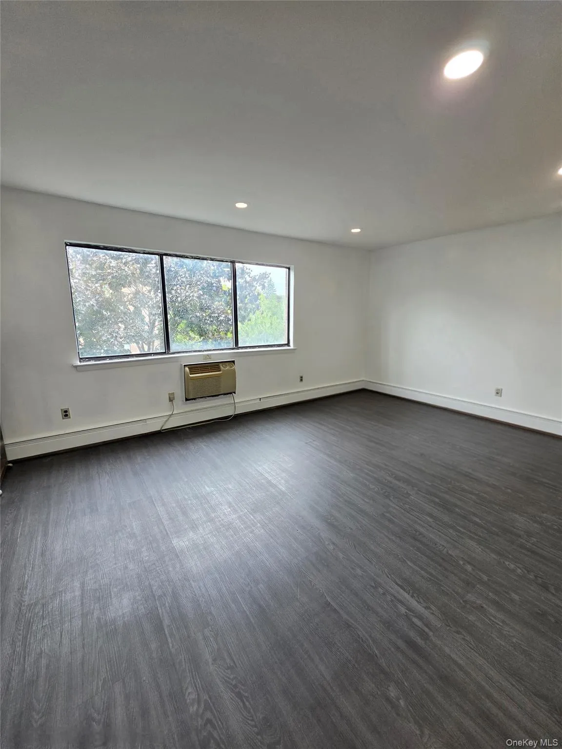 153-14 83rd Street, New York, NY, 3 Bedrooms Bedrooms, 9 Rooms Rooms,2 BathroomsBathrooms,Residential,For Rent,83rd,0,1047440 153-14 83rd Street, New York, NY, 3 Bedrooms Bedrooms, 9 Rooms Rooms,2 BathroomsBathrooms,Residential,For Rent,83rd,0,1047440