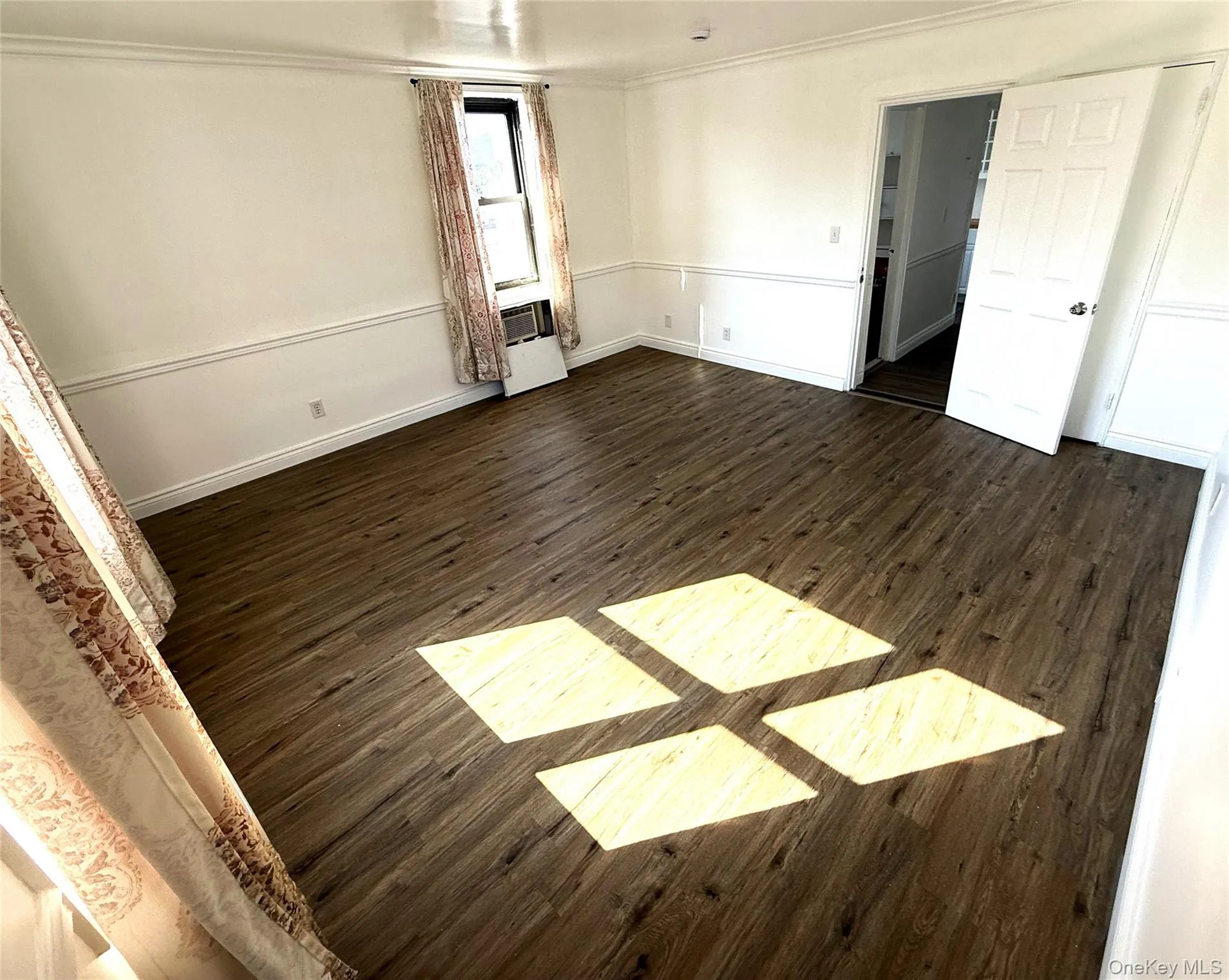 Spacious bedroom. Spacious bedroom.