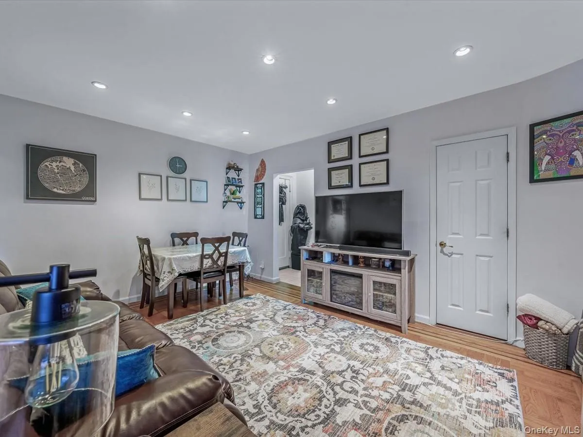 9524 Fort Hamilton Parkway, New York, NY, 1 Bedroom Bedrooms, 4 Rooms Rooms,1 BathroomBathrooms,Residential,For Rent,Fort Hamilton,0,1047456 9524 Fort Hamilton Parkway, New York, NY, 1 Bedroom Bedrooms, 4 Rooms Rooms,1 BathroomBathrooms,Residential,For Rent,Fort Hamilton,0,1047456