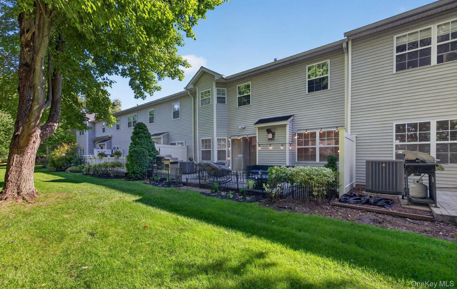 5 Monitor Road, Smithtown, NY, 2 Bedrooms Bedrooms, 5 Rooms Rooms,2 BathroomsBathrooms,Residential,For Rent,Monitor,0,1047459 5 Monitor Road, Smithtown, NY, 2 Bedrooms Bedrooms, 5 Rooms Rooms,2 BathroomsBathrooms,Residential,For Rent,Monitor,0,1047459