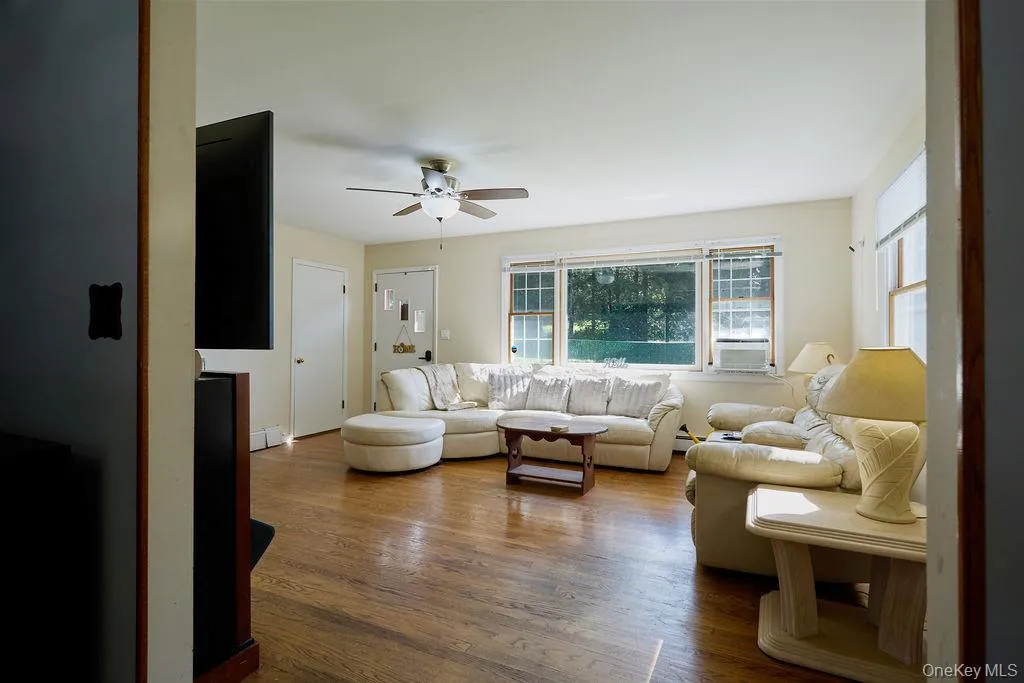 7 Pine Road, Southeast, NY, 3 Bedrooms Bedrooms, 9 Rooms Rooms,2 BathroomsBathrooms,Residential,For Rent,Pine,0,1047465 7 Pine Road, Southeast, NY, 3 Bedrooms Bedrooms, 9 Rooms Rooms,2 BathroomsBathrooms,Residential,For Rent,Pine,0,1047465