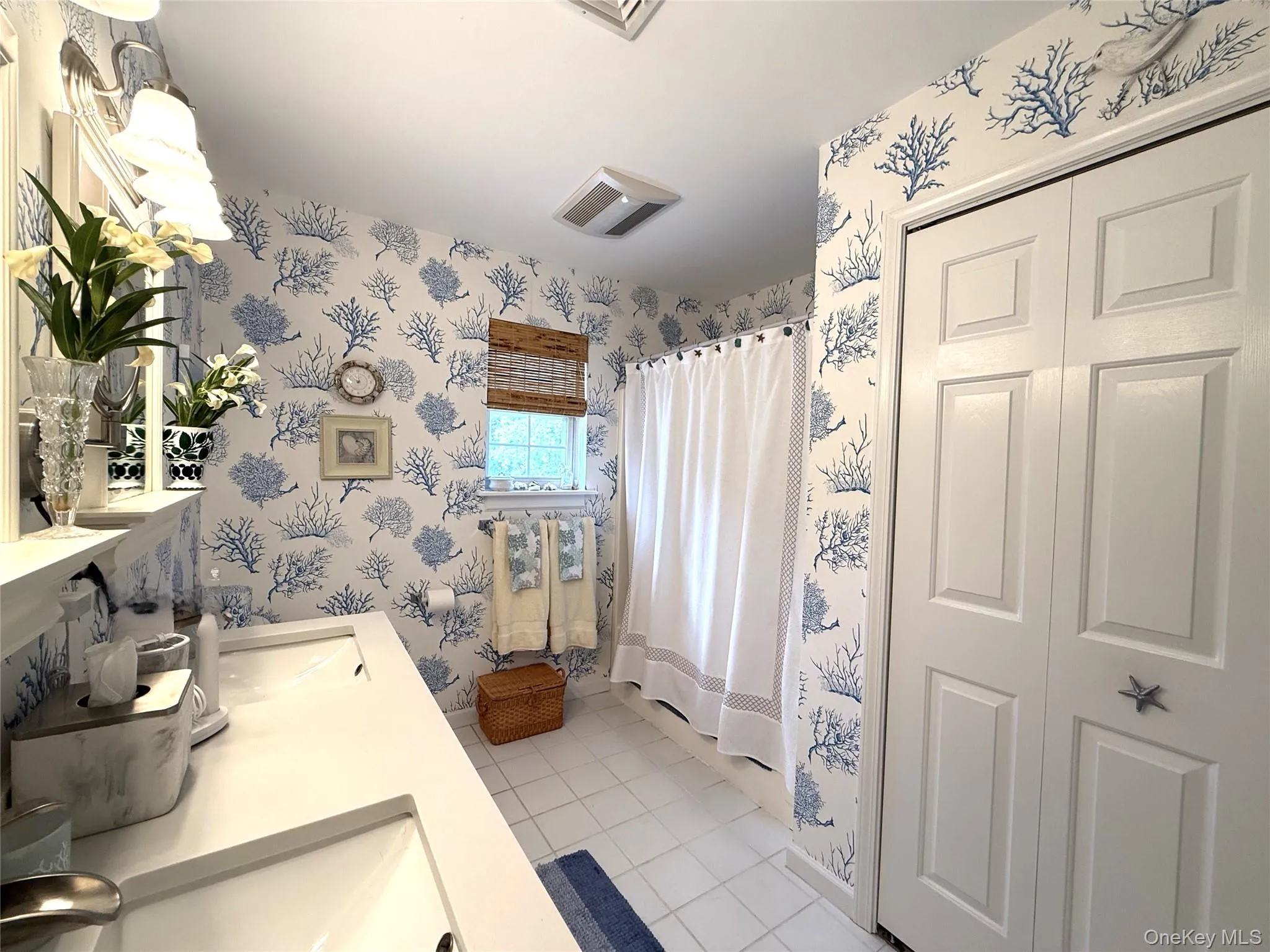 TUB AND SHOWER TUB AND SHOWER