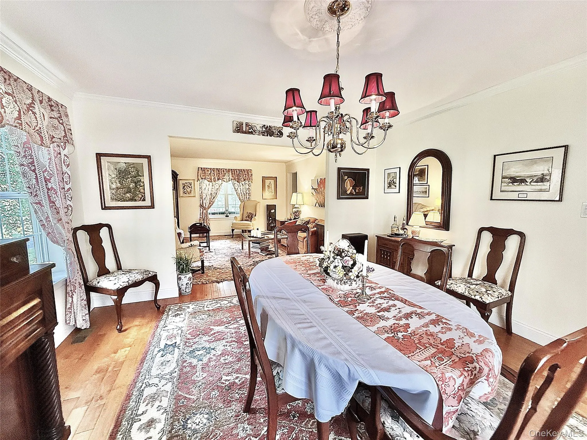 THIS IS A BEAUTIFUL ROOM! THIS IS A BEAUTIFUL ROOM!