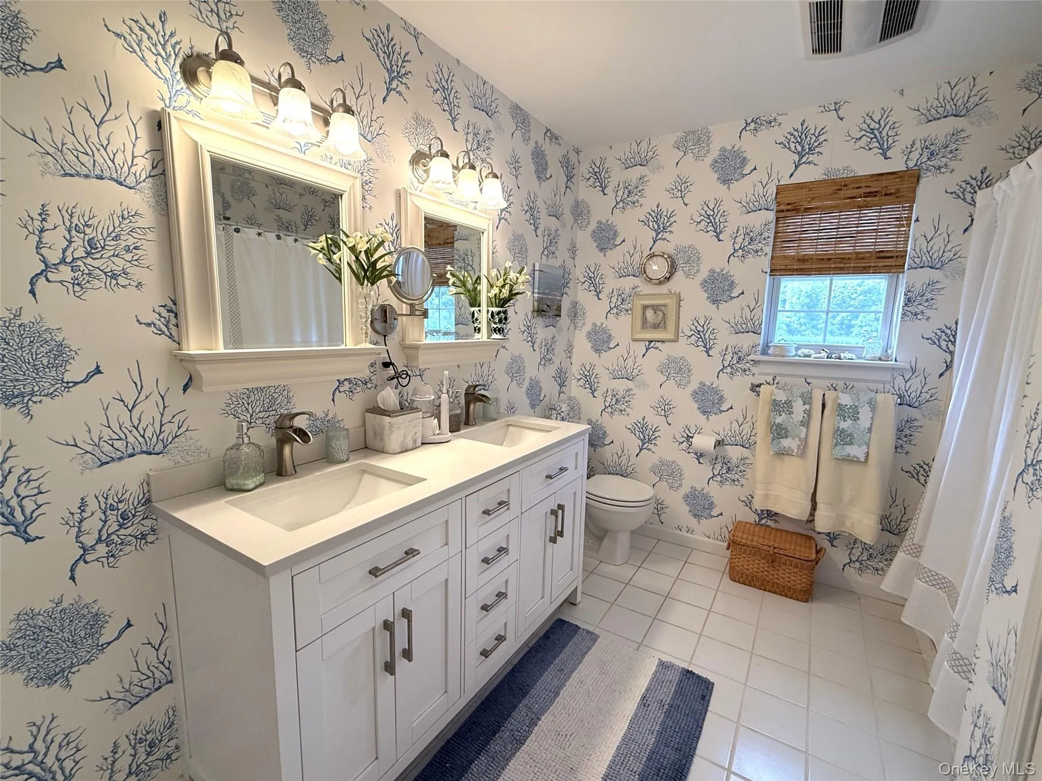 BEAUTIFUL FULL BATH ON 2ND FLOOR BEAUTIFUL FULL BATH ON 2ND FLOOR