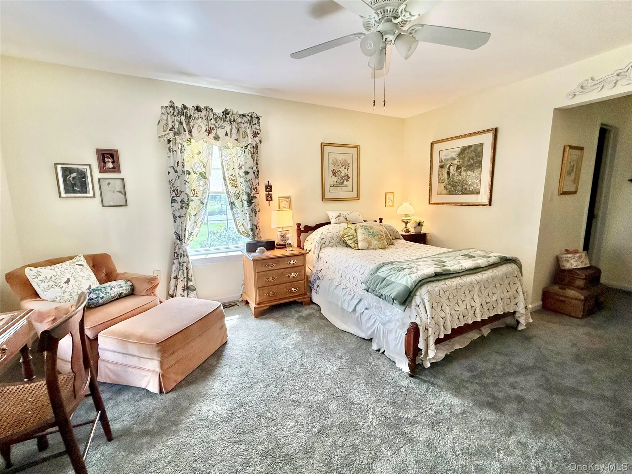 SPACIOUS ROOM FEATURES A FULL BATH AND TWO CLOSETS, ONE OF WHICH IS A WALK-IN. SPACIOUS ROOM FEATURES A FULL BATH AND TWO CLOSETS, ONE OF WHICH IS A WALK-IN.