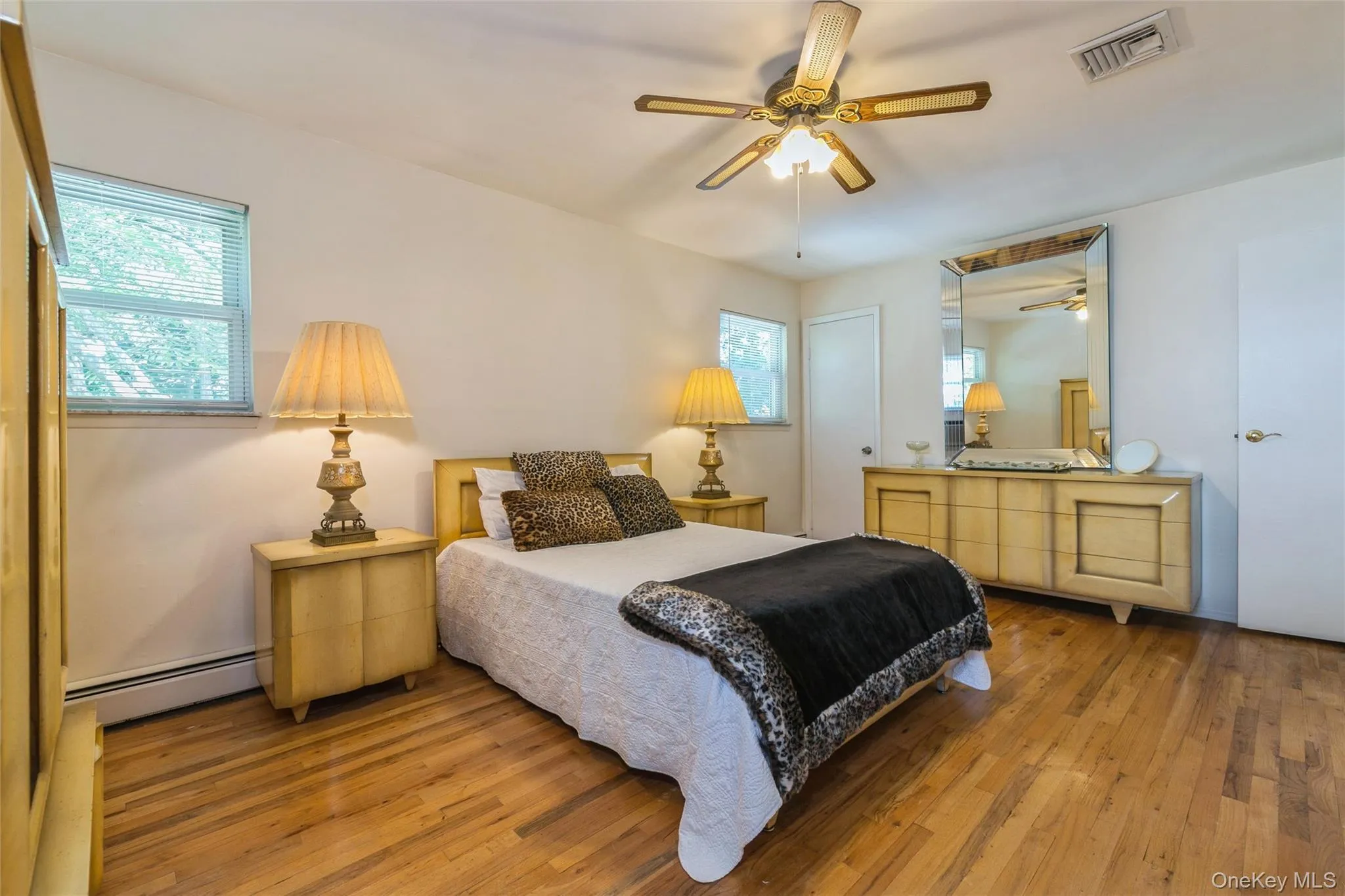 22 Sheryl Crescent, Smithtown, NY, 4 Bedrooms Bedrooms, 8 Rooms Rooms,2 BathroomsBathrooms,Residential,For Rent,Sheryl,0,1047477 22 Sheryl Crescent, Smithtown, NY, 4 Bedrooms Bedrooms, 8 Rooms Rooms,2 BathroomsBathrooms,Residential,For Rent,Sheryl,0,1047477