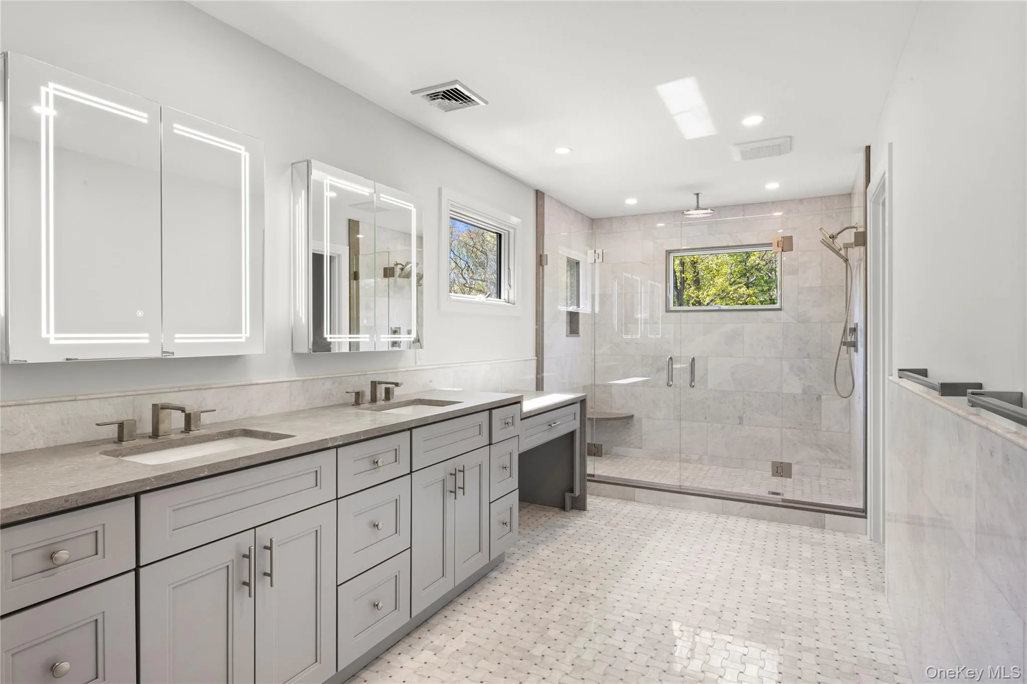 206 Beverly, Huntington, NY, 4 Bedrooms Bedrooms, 15 Rooms Rooms,4 BathroomsBathrooms,Residential,For Rent,Beverly,0,1047480 206 Beverly, Huntington, NY, 4 Bedrooms Bedrooms, 15 Rooms Rooms,4 BathroomsBathrooms,Residential,For Rent,Beverly,0,1047480