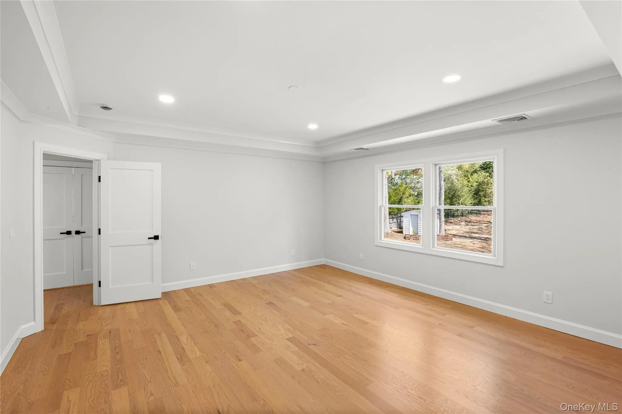 206 Beverly, Huntington, NY, 4 Bedrooms Bedrooms, 15 Rooms Rooms,4 BathroomsBathrooms,Residential,For Rent,Beverly,0,1047480 206 Beverly, Huntington, NY, 4 Bedrooms Bedrooms, 15 Rooms Rooms,4 BathroomsBathrooms,Residential,For Rent,Beverly,0,1047480