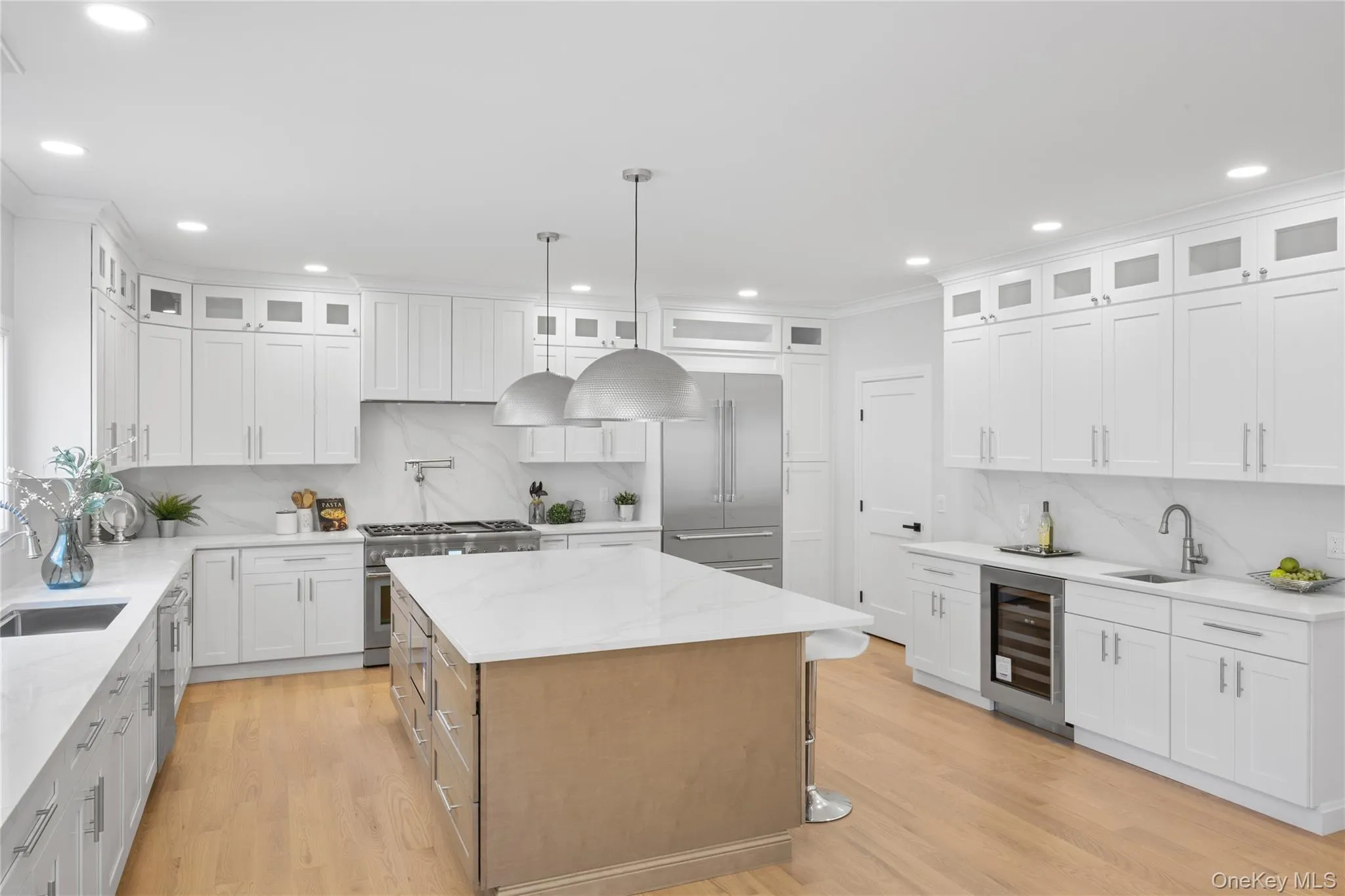206 Beverly, Huntington, NY, 4 Bedrooms Bedrooms, 15 Rooms Rooms,4 BathroomsBathrooms,Residential,For Rent,Beverly,0,1047480 206 Beverly, Huntington, NY, 4 Bedrooms Bedrooms, 15 Rooms Rooms,4 BathroomsBathrooms,Residential,For Rent,Beverly,0,1047480