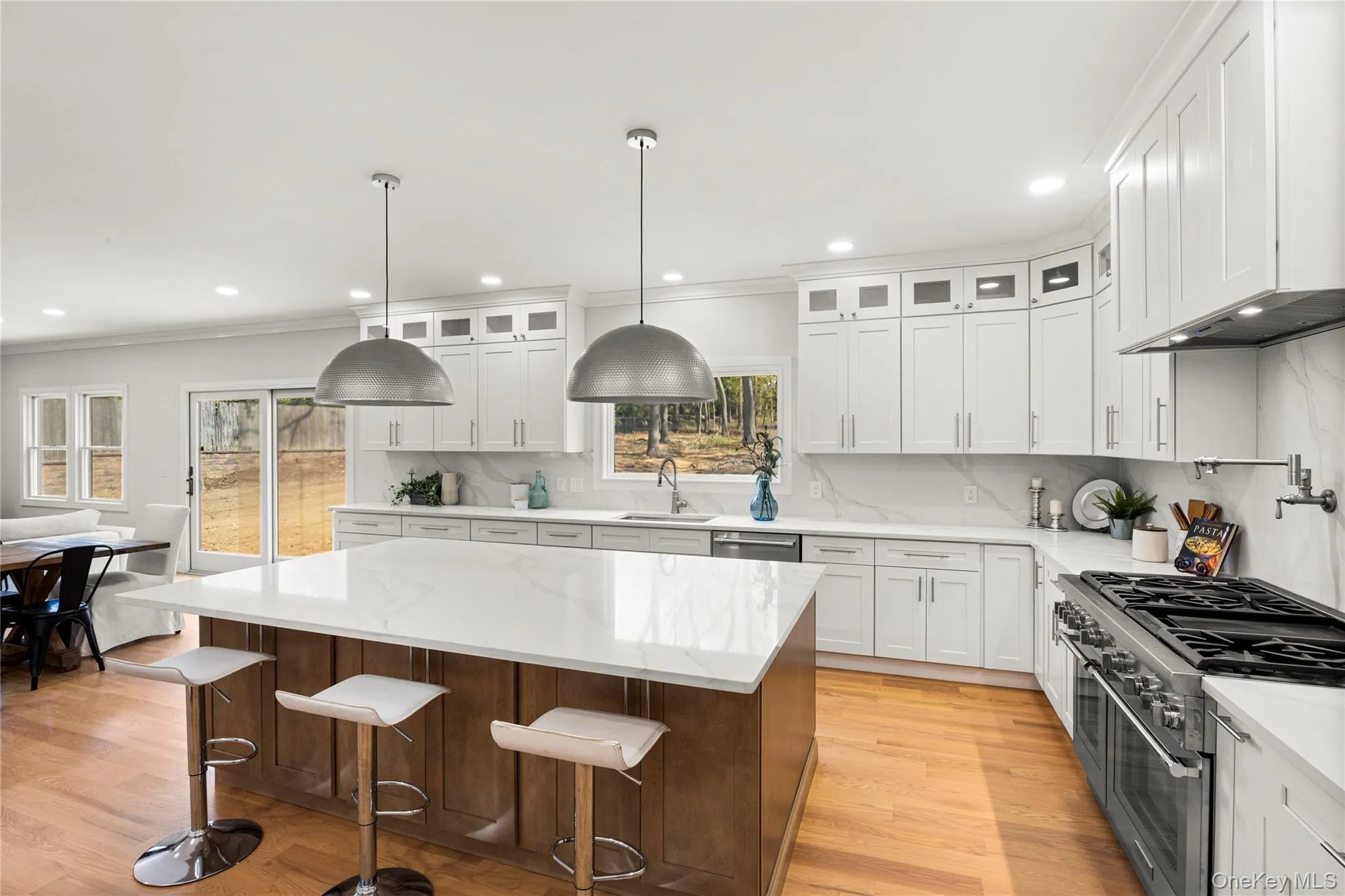 206 Beverly, Huntington, NY, 4 Bedrooms Bedrooms, 15 Rooms Rooms,4 BathroomsBathrooms,Residential,For Rent,Beverly,0,1047480 206 Beverly, Huntington, NY, 4 Bedrooms Bedrooms, 15 Rooms Rooms,4 BathroomsBathrooms,Residential,For Rent,Beverly,0,1047480