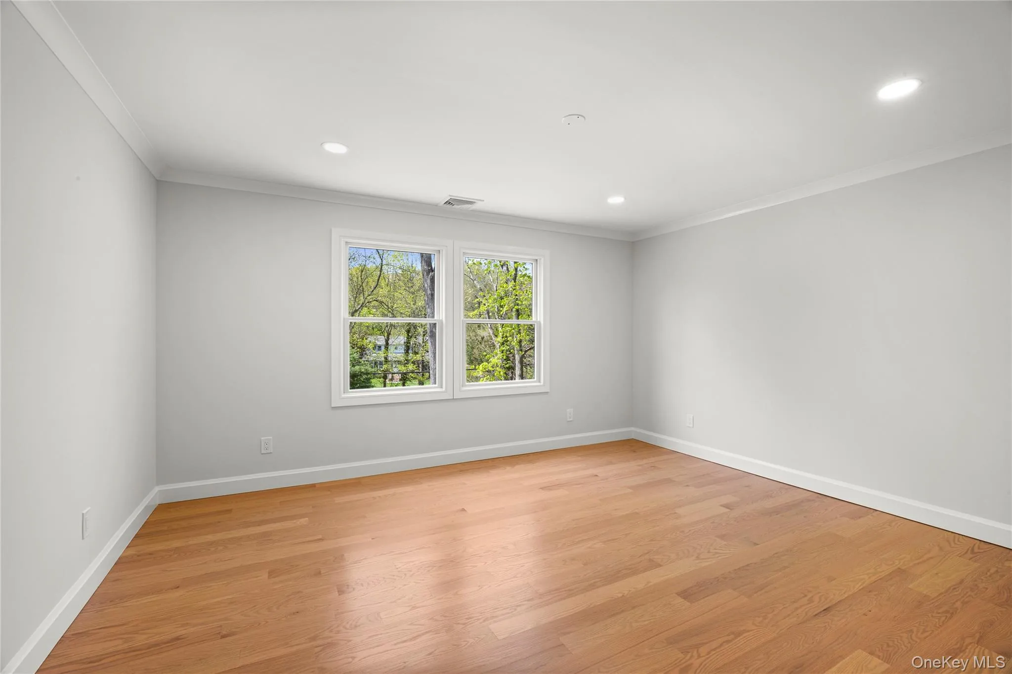 206 Beverly, Huntington, NY, 4 Bedrooms Bedrooms, 15 Rooms Rooms,4 BathroomsBathrooms,Residential,For Rent,Beverly,0,1047480 206 Beverly, Huntington, NY, 4 Bedrooms Bedrooms, 15 Rooms Rooms,4 BathroomsBathrooms,Residential,For Rent,Beverly,0,1047480