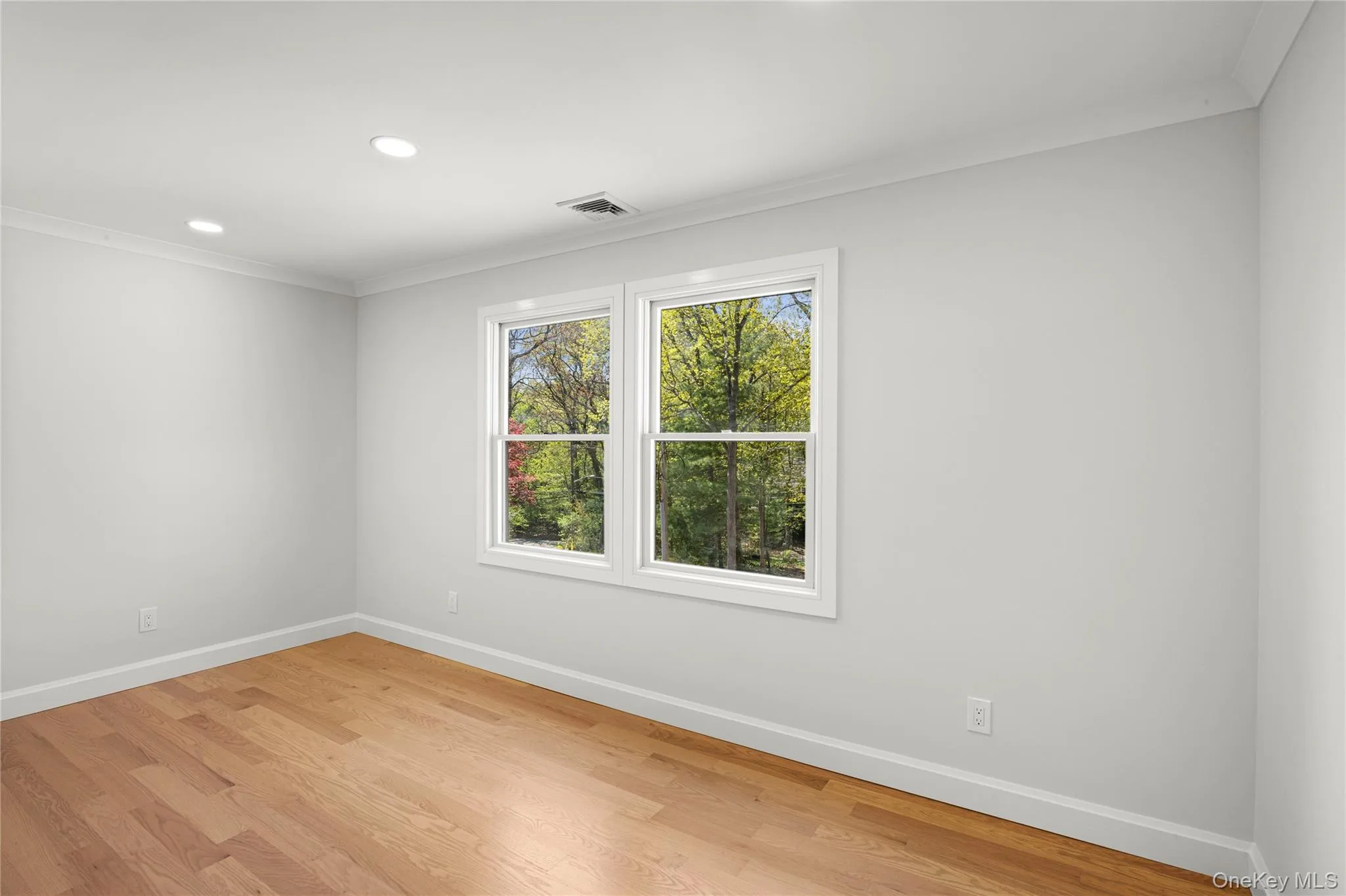 206 Beverly, Huntington, NY, 4 Bedrooms Bedrooms, 15 Rooms Rooms,4 BathroomsBathrooms,Residential,For Rent,Beverly,0,1047480 206 Beverly, Huntington, NY, 4 Bedrooms Bedrooms, 15 Rooms Rooms,4 BathroomsBathrooms,Residential,For Rent,Beverly,0,1047480