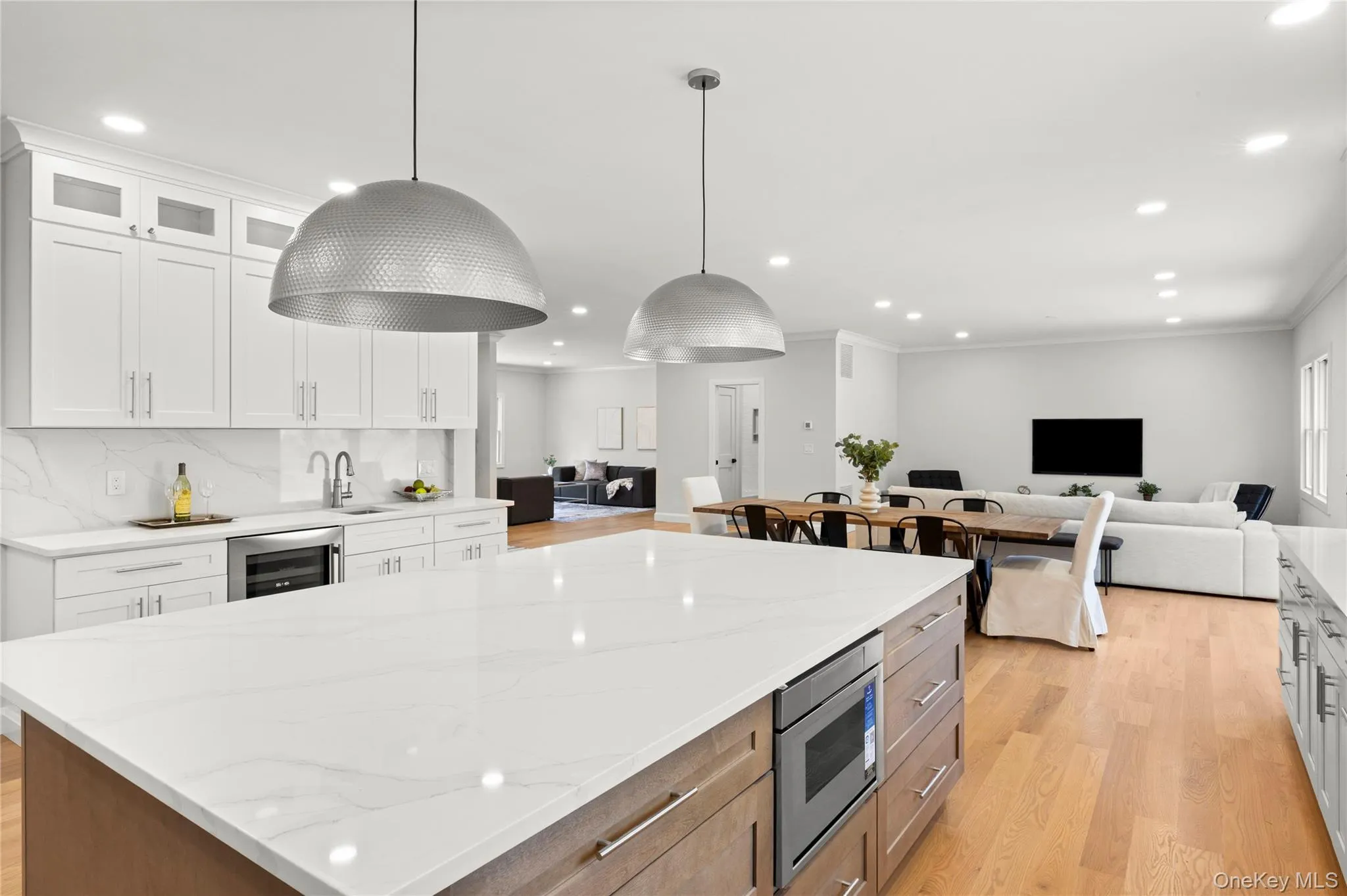 206 Beverly, Huntington, NY, 4 Bedrooms Bedrooms, 15 Rooms Rooms,4 BathroomsBathrooms,Residential,For Rent,Beverly,0,1047480 206 Beverly, Huntington, NY, 4 Bedrooms Bedrooms, 15 Rooms Rooms,4 BathroomsBathrooms,Residential,For Rent,Beverly,0,1047480