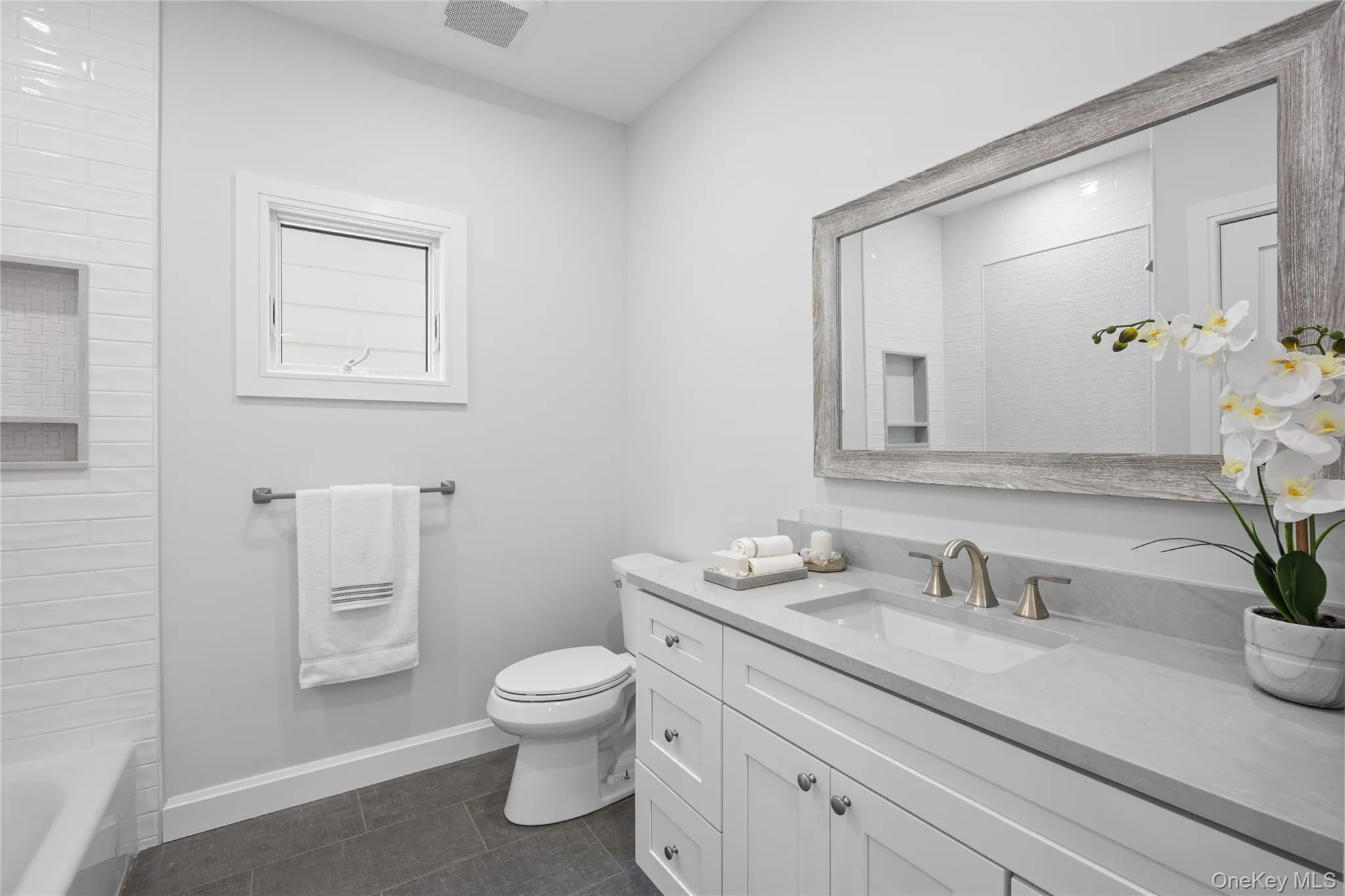 206 Beverly, Huntington, NY, 4 Bedrooms Bedrooms, 15 Rooms Rooms,4 BathroomsBathrooms,Residential,For Rent,Beverly,0,1047480 206 Beverly, Huntington, NY, 4 Bedrooms Bedrooms, 15 Rooms Rooms,4 BathroomsBathrooms,Residential,For Rent,Beverly,0,1047480