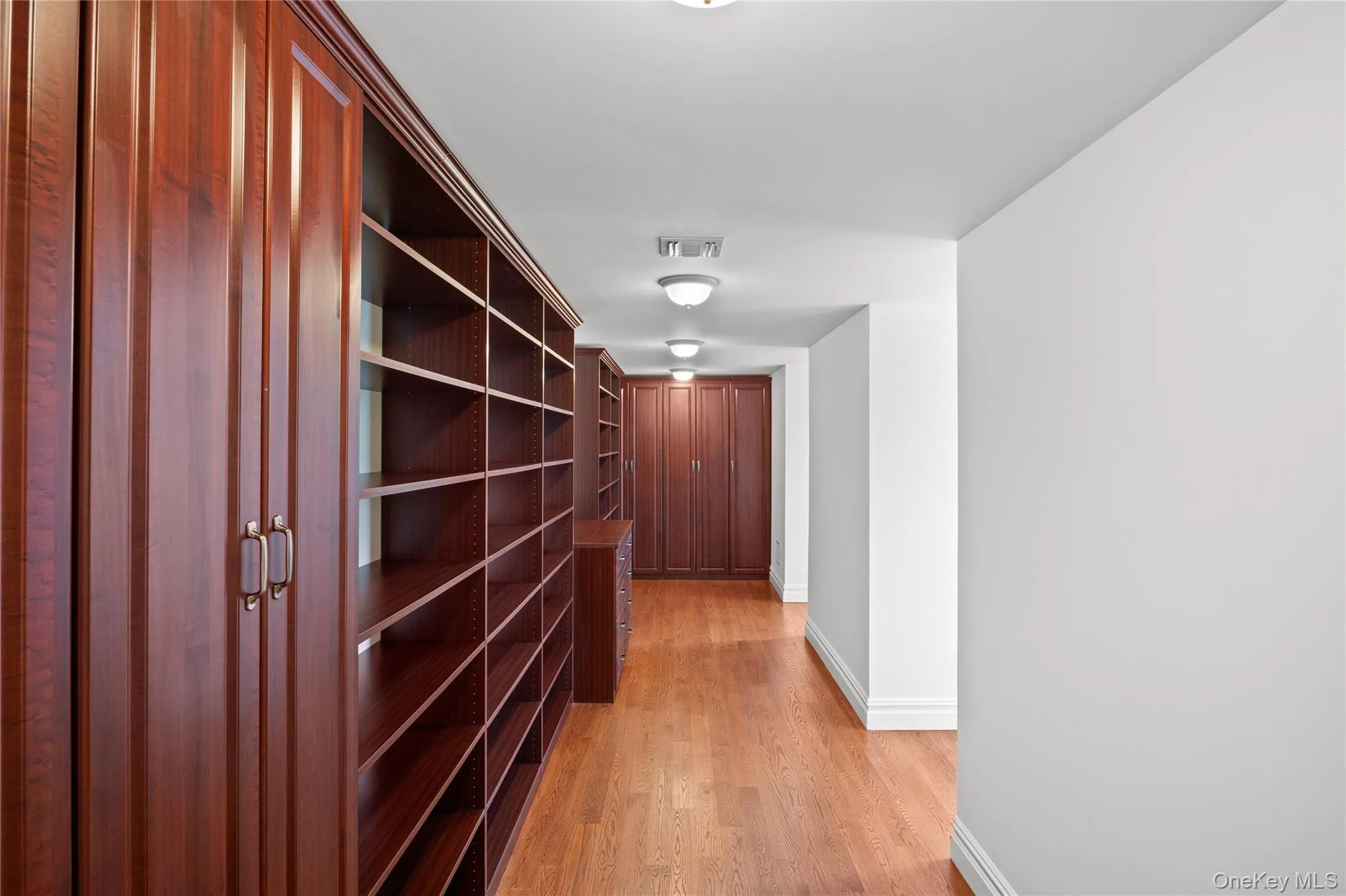 10 Meadow Glen Road, Smithtown, NY, 5 Bedrooms Bedrooms, 13 Rooms Rooms,5 BathroomsBathrooms,Residential,For Rent,Meadow Glen,0,1047481 10 Meadow Glen Road, Smithtown, NY, 5 Bedrooms Bedrooms, 13 Rooms Rooms,5 BathroomsBathrooms,Residential,For Rent,Meadow Glen,0,1047481
