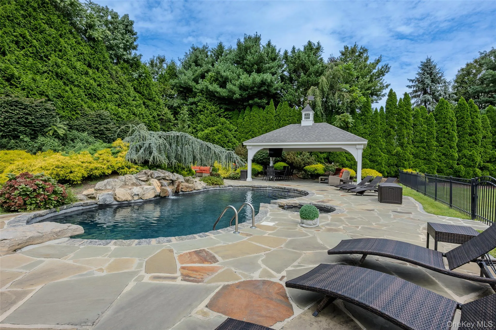 10 Meadow Glen Road, Smithtown, NY, 5 Bedrooms Bedrooms, 13 Rooms Rooms,5 BathroomsBathrooms,Residential,For Rent,Meadow Glen,0,1047481 10 Meadow Glen Road, Smithtown, NY, 5 Bedrooms Bedrooms, 13 Rooms Rooms,5 BathroomsBathrooms,Residential,For Rent,Meadow Glen,0,1047481