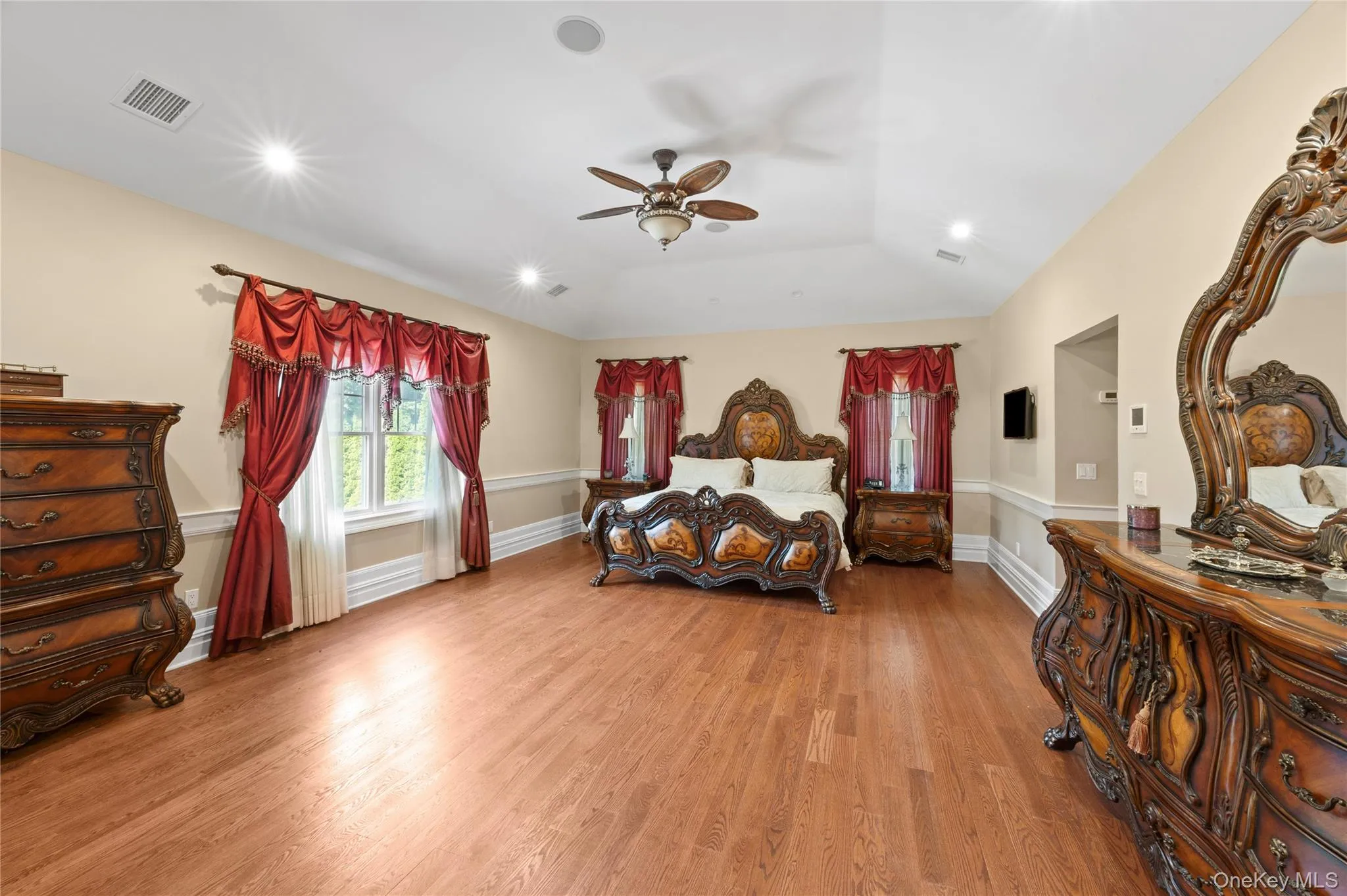 10 Meadow Glen Road, Smithtown, NY, 5 Bedrooms Bedrooms, 13 Rooms Rooms,5 BathroomsBathrooms,Residential,For Rent,Meadow Glen,0,1047481 10 Meadow Glen Road, Smithtown, NY, 5 Bedrooms Bedrooms, 13 Rooms Rooms,5 BathroomsBathrooms,Residential,For Rent,Meadow Glen,0,1047481