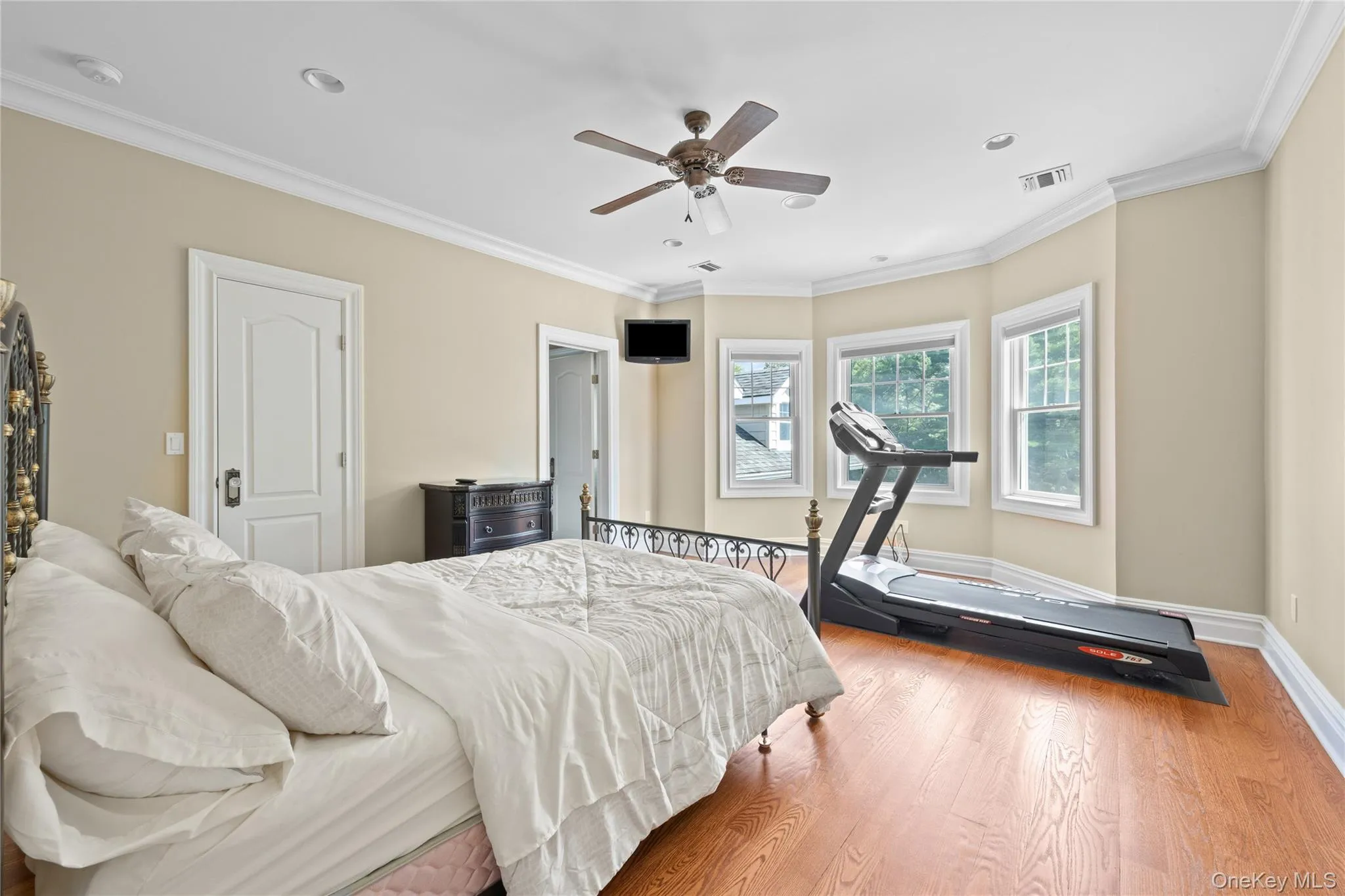 10 Meadow Glen Road, Smithtown, NY, 5 Bedrooms Bedrooms, 13 Rooms Rooms,5 BathroomsBathrooms,Residential,For Rent,Meadow Glen,0,1047481 10 Meadow Glen Road, Smithtown, NY, 5 Bedrooms Bedrooms, 13 Rooms Rooms,5 BathroomsBathrooms,Residential,For Rent,Meadow Glen,0,1047481