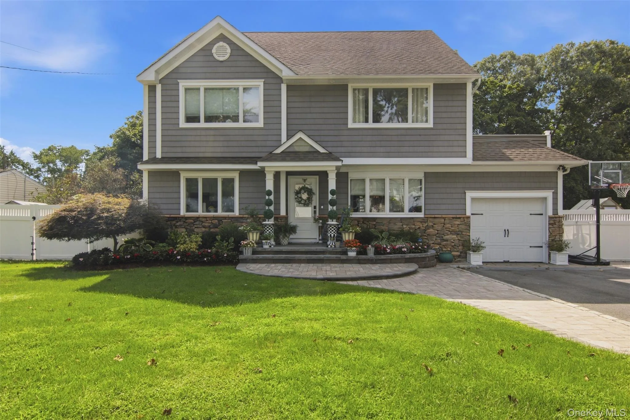 8 Glen Way, Brookhaven, NY, 4 Bedrooms Bedrooms, 11 Rooms Rooms,3 BathroomsBathrooms,Residential,For Rent,Glen,0,1047485 8 Glen Way, Brookhaven, NY, 4 Bedrooms Bedrooms, 11 Rooms Rooms,3 BathroomsBathrooms,Residential,For Rent,Glen,0,1047485
