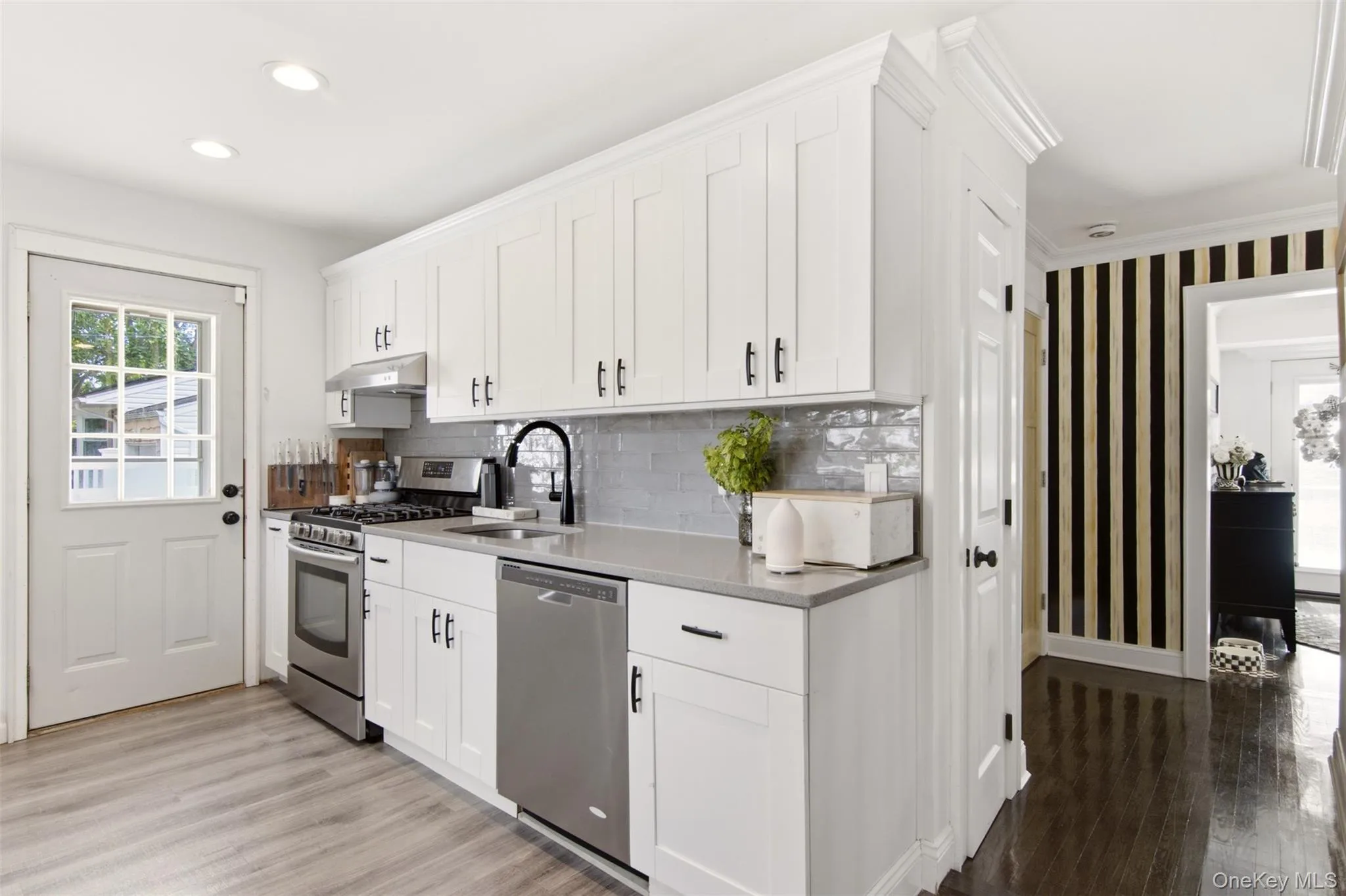 8 Glen Way, Brookhaven, NY, 4 Bedrooms Bedrooms, 11 Rooms Rooms,3 BathroomsBathrooms,Residential,For Rent,Glen,0,1047485 8 Glen Way, Brookhaven, NY, 4 Bedrooms Bedrooms, 11 Rooms Rooms,3 BathroomsBathrooms,Residential,For Rent,Glen,0,1047485