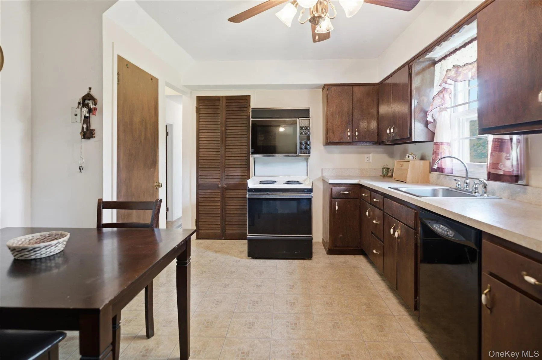 9 Mill Pond Lane, Brookhaven, NY, 3 Bedrooms Bedrooms, 7 Rooms Rooms,1 BathroomBathrooms,Residential,For Rent,Mill Pond,0,1047492 9 Mill Pond Lane, Brookhaven, NY, 3 Bedrooms Bedrooms, 7 Rooms Rooms,1 BathroomBathrooms,Residential,For Rent,Mill Pond,0,1047492