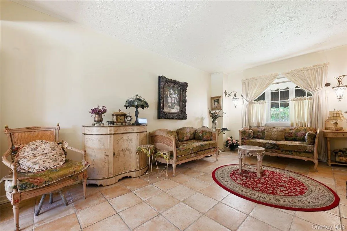 65 Riverside Avenue, Oyster Bay, NY, 4 Bedrooms Bedrooms, 7 Rooms Rooms,1 BathroomBathrooms,Residential,For Rent,Riverside,0,1047495 65 Riverside Avenue, Oyster Bay, NY, 4 Bedrooms Bedrooms, 7 Rooms Rooms,1 BathroomBathrooms,Residential,For Rent,Riverside,0,1047495