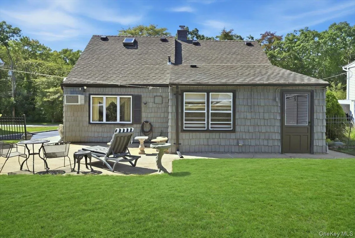 65 Riverside Avenue, Oyster Bay, NY, 4 Bedrooms Bedrooms, 7 Rooms Rooms,1 BathroomBathrooms,Residential,For Rent,Riverside,0,1047495 65 Riverside Avenue, Oyster Bay, NY, 4 Bedrooms Bedrooms, 7 Rooms Rooms,1 BathroomBathrooms,Residential,For Rent,Riverside,0,1047495