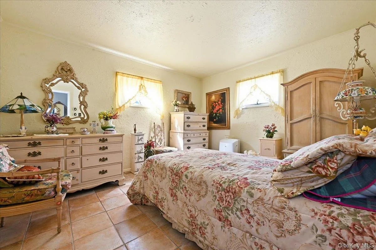 65 Riverside Avenue, Oyster Bay, NY, 4 Bedrooms Bedrooms, 7 Rooms Rooms,1 BathroomBathrooms,Residential,For Rent,Riverside,0,1047495 65 Riverside Avenue, Oyster Bay, NY, 4 Bedrooms Bedrooms, 7 Rooms Rooms,1 BathroomBathrooms,Residential,For Rent,Riverside,0,1047495