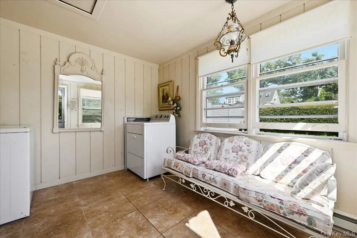 65 Riverside Avenue, Oyster Bay, NY, 4 Bedrooms Bedrooms, 7 Rooms Rooms,1 BathroomBathrooms,Residential,For Rent,Riverside,0,1047495 65 Riverside Avenue, Oyster Bay, NY, 4 Bedrooms Bedrooms, 7 Rooms Rooms,1 BathroomBathrooms,Residential,For Rent,Riverside,0,1047495