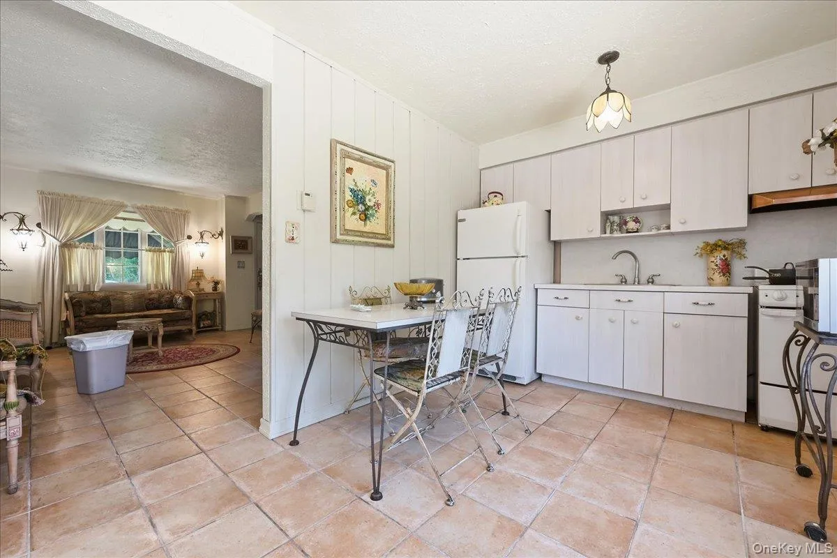 65 Riverside Avenue, Oyster Bay, NY, 4 Bedrooms Bedrooms, 7 Rooms Rooms,1 BathroomBathrooms,Residential,For Rent,Riverside,0,1047495 65 Riverside Avenue, Oyster Bay, NY, 4 Bedrooms Bedrooms, 7 Rooms Rooms,1 BathroomBathrooms,Residential,For Rent,Riverside,0,1047495